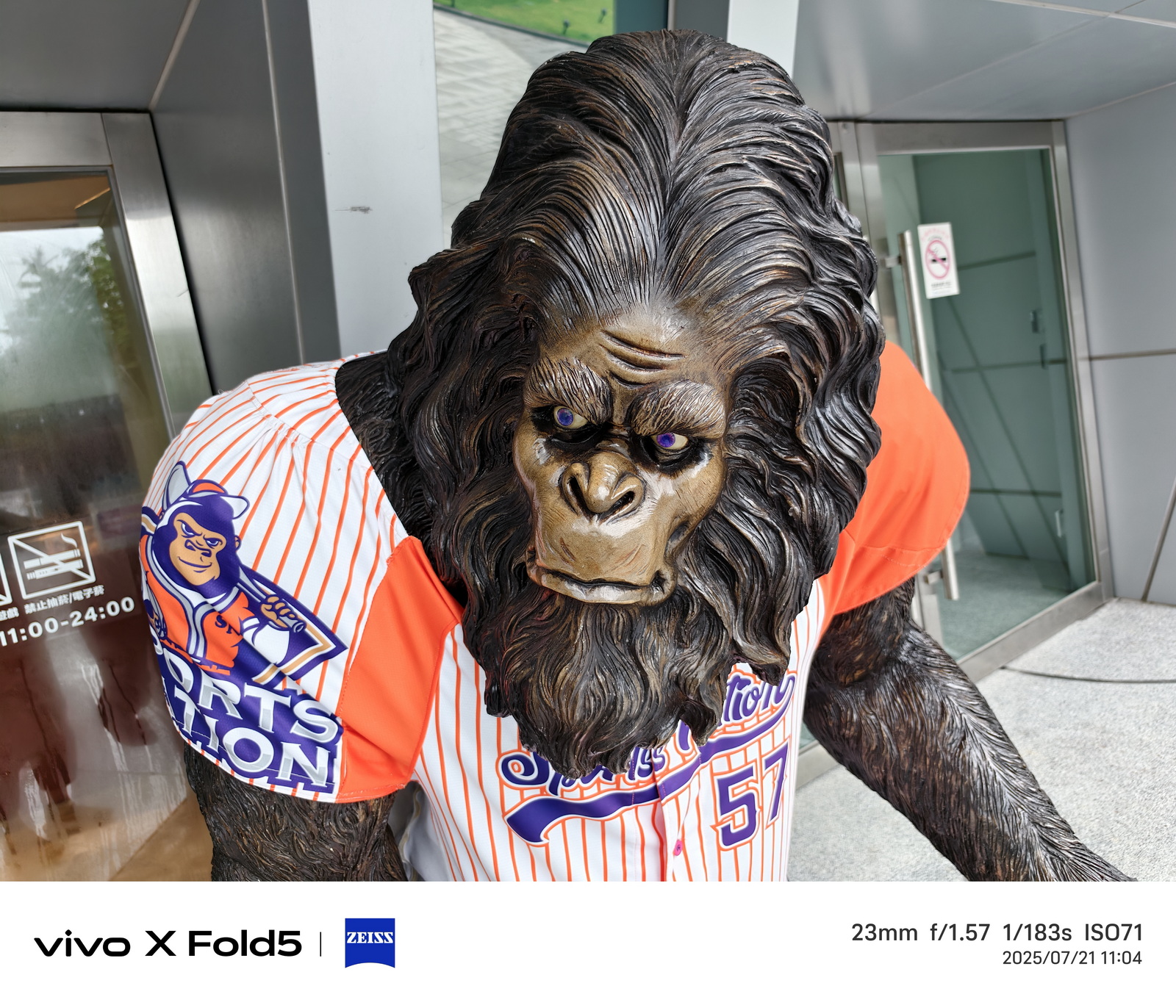 超薄超輕摺疊機新標竿！vivo X Fold5 完整評測：9.2mm 厚度 + 6000mAh 藍海大電池 + 蔡司三鏡頭 @3C 達人廖阿輝