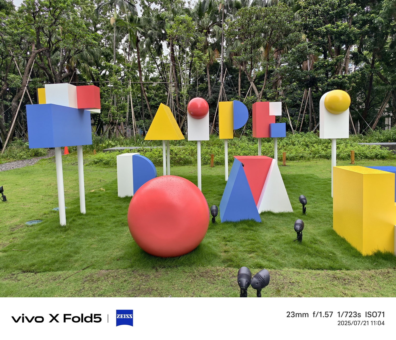 超薄超輕摺疊機新標竿！vivo X Fold5 完整評測：9.2mm 厚度 + 6000mAh 藍海大電池 + 蔡司三鏡頭 @3C 達人廖阿輝