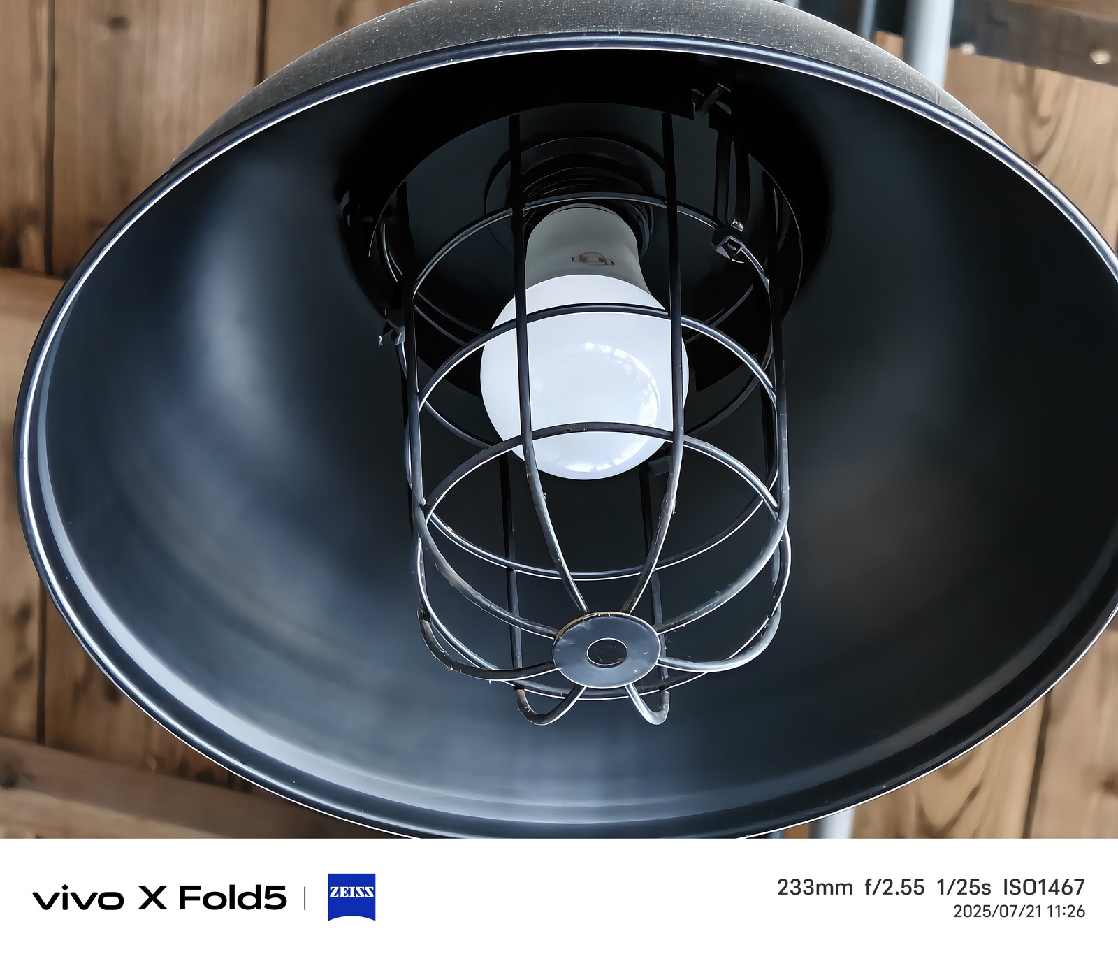 超薄超輕摺疊機新標竿！vivo X Fold5 完整評測：9.2mm 厚度 + 6000mAh 藍海大電池 + 蔡司三鏡頭 @3C 達人廖阿輝