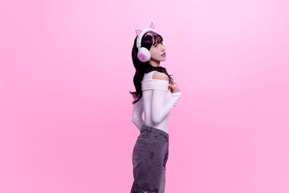 Razer 全新 Kraken Kitty V3 系列登場　風格魅力與性能再升級 多平台連線自由切換　專為玩家與創作者打造 @3C 達人廖阿輝