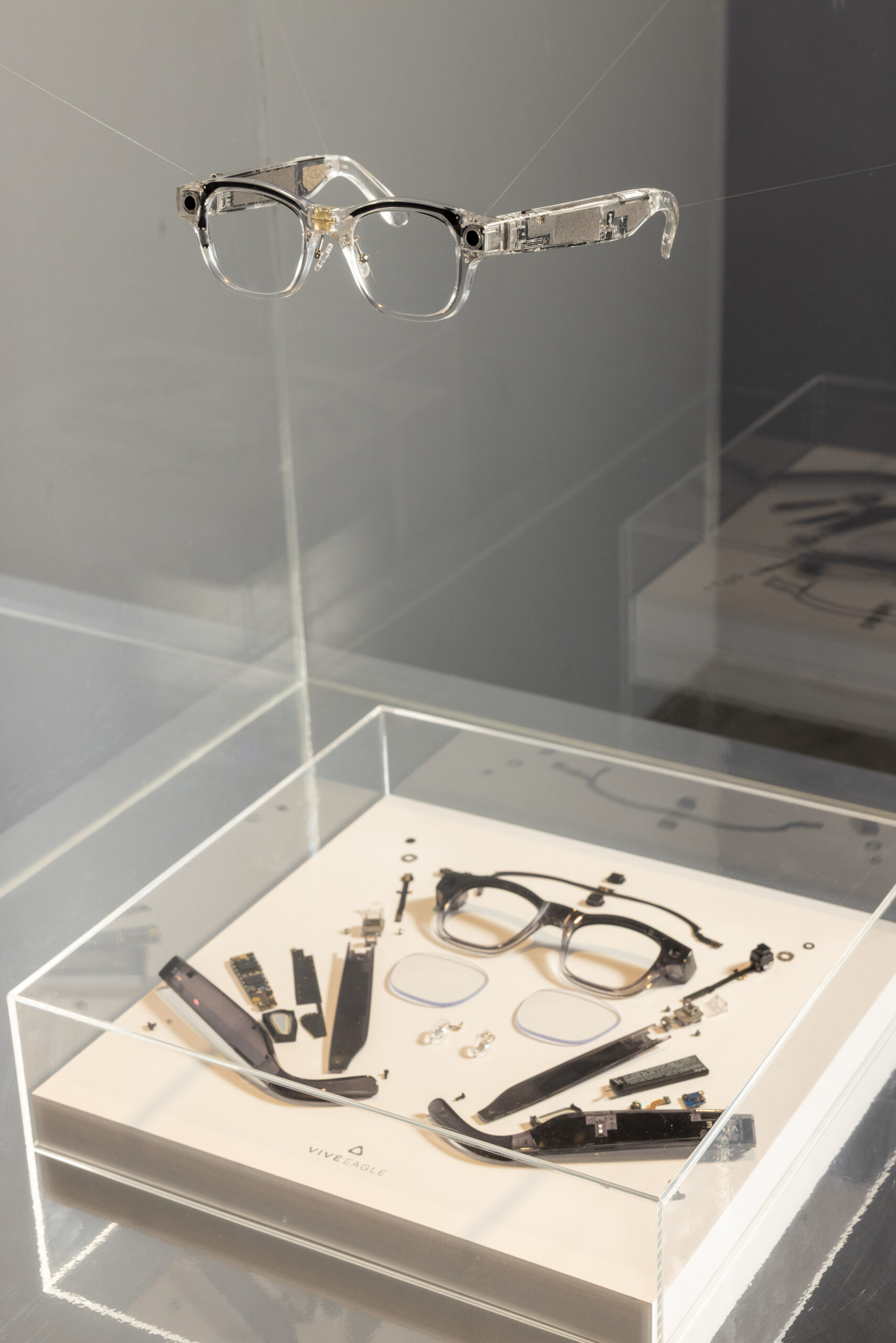 HTC 推出全球首款開放式 AI 架構眼鏡 VIVE Eagle 以時尚設計與 AI 技術引領新世代穿戴生態圈 自由串接 Google Gemini 、 OpenAI GPT 等主流大型語言模型 @3C 達人廖阿輝 HTC 推出全球首款開放式 AI 架構眼鏡 VIVE Eagle 以時尚設計與 AI 技術引領新世代穿戴生態圈 自由串接 Google Gemini 、 OpenAI GPT 等主流大型語言模型 @3C 達人廖阿輝