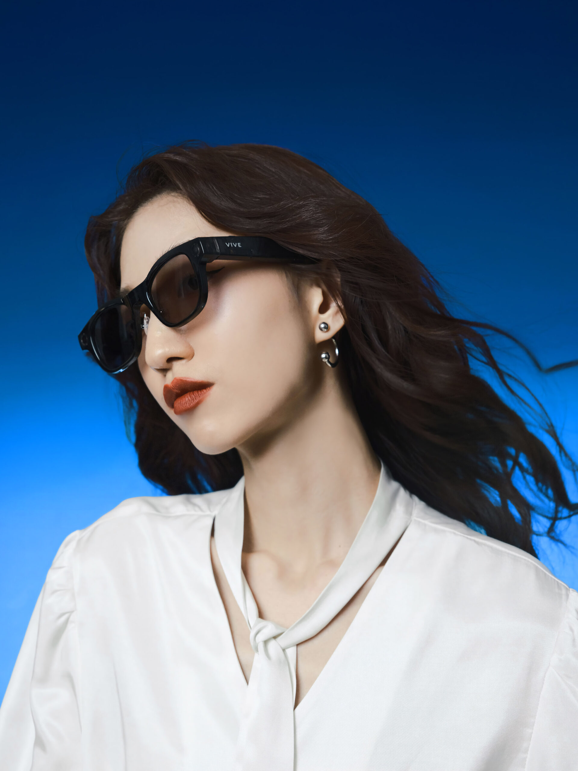 HTC 全球首發 AI 智慧眼鏡 VIVE Eagle 台灣製造打造科技時尚新典範 結合多元 AI 功能與精品設計　攜手台灣大哥大、 2020EYEhaus 擴展智慧穿戴市場 @3C 達人廖阿輝