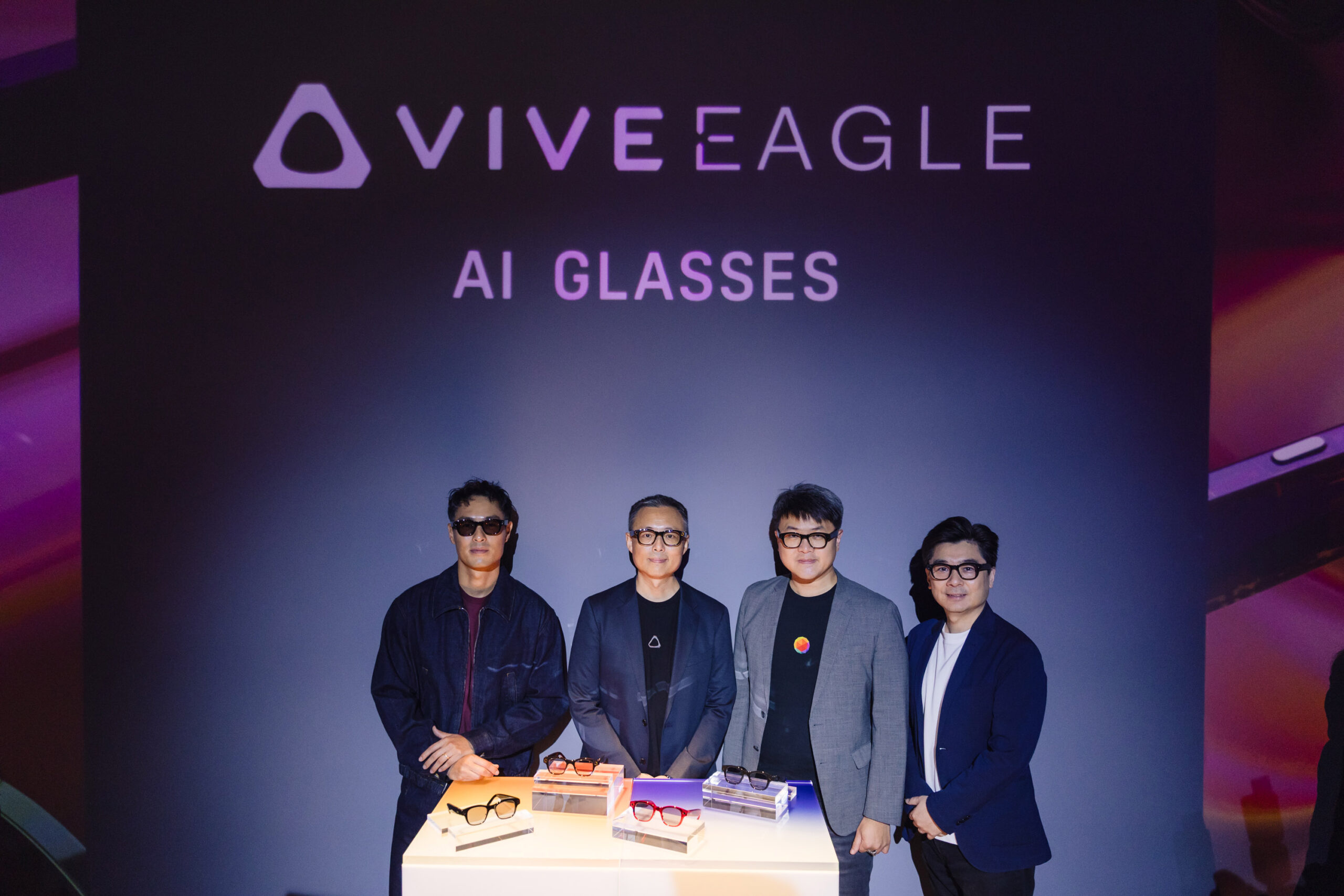 台灣大與 HTC 攜手 電信獨賣 VIVE Eagle AI 眼鏡　引領 AI 穿戴新世代 @3C 達人廖阿輝