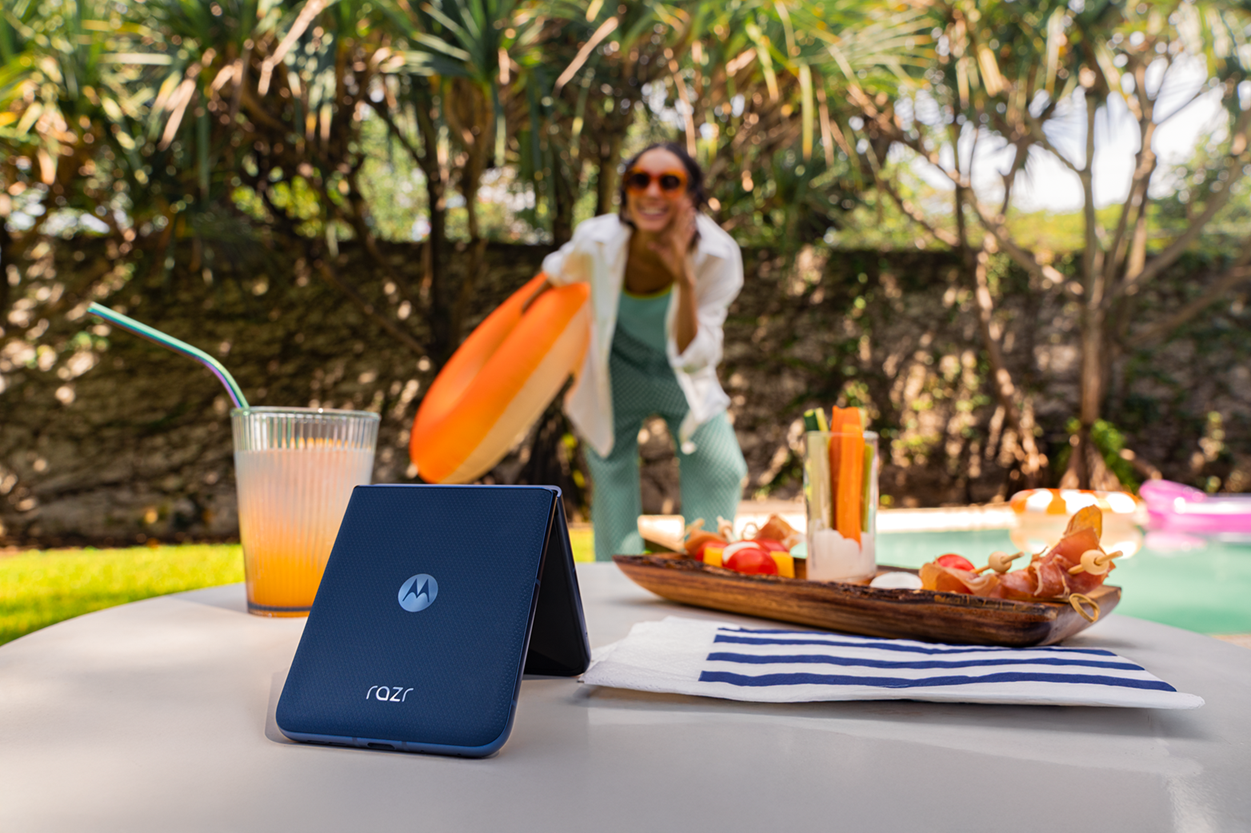 ULTRAMAN 正式加入 Teammoto!Motorola x 超人力霸王宇宙級聯名登場 @3C 達人廖阿輝 ULTRAMAN 正式加入 Teammoto!Motorola x 超人力霸王宇宙級聯名登場 @3C 達人廖阿輝