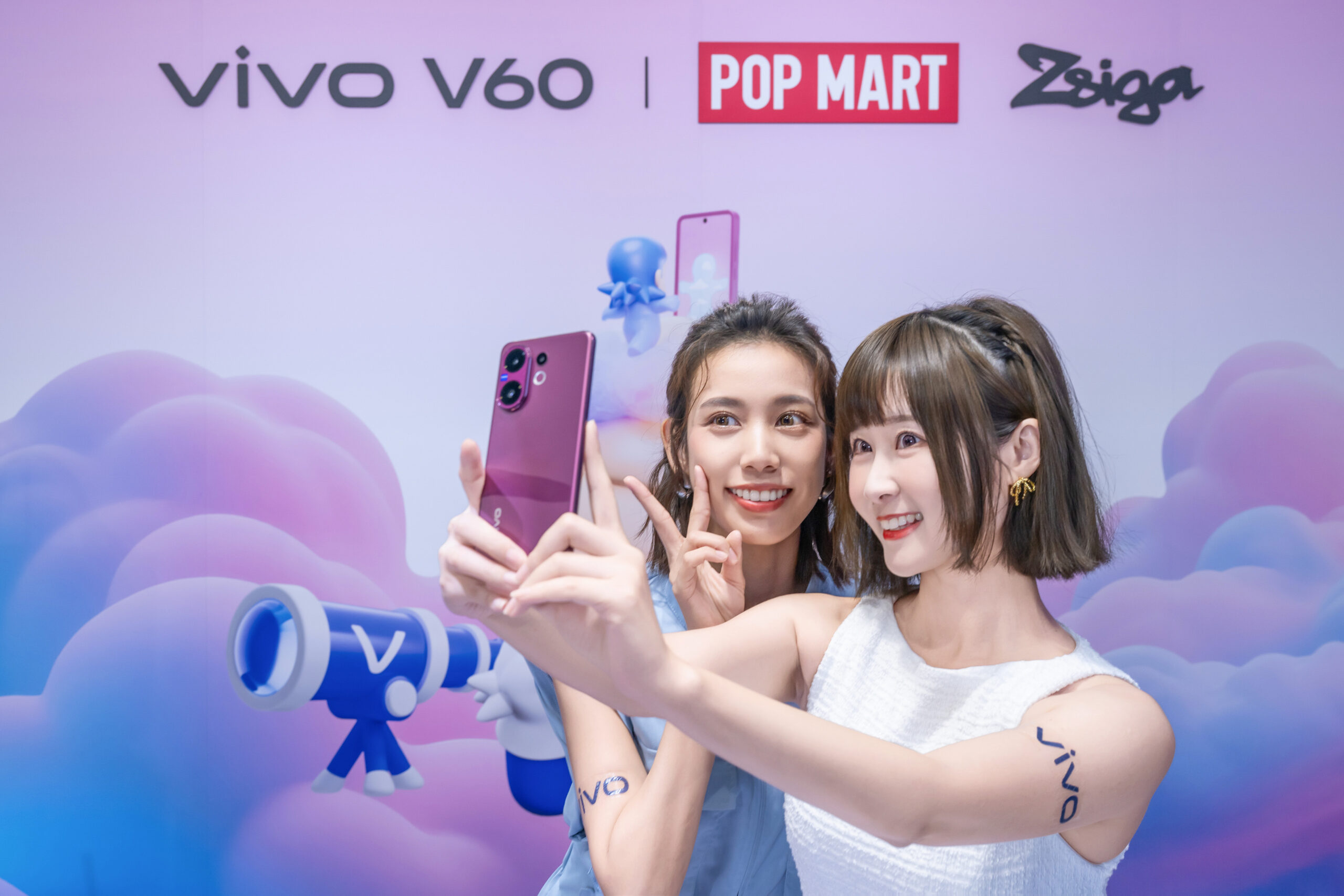 vivo V60 震撼登場！蔡司超級長焦首度加持 潮流跨界 POP MART ZSIGA 引爆 Gen Z 話題 6500mAh 長效電力、 90W 極速閃充、頂級防水 三色時尚配色全面上市 @3C 達人廖阿輝