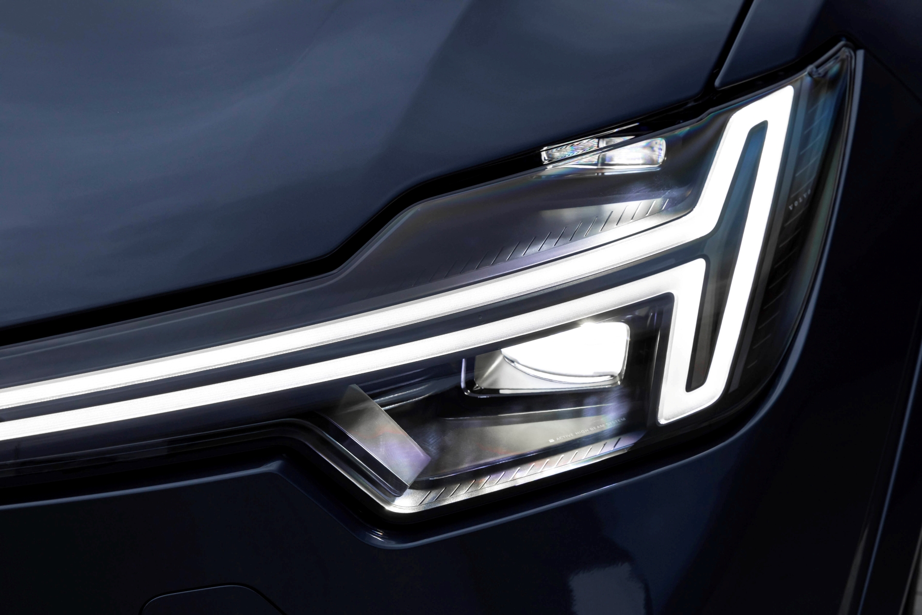 The New Volvo XC90 豪華進化正式上市  七人座旗艦休旅唯一首選，承襲北歐美學與安全核心 @3C 達人廖阿輝