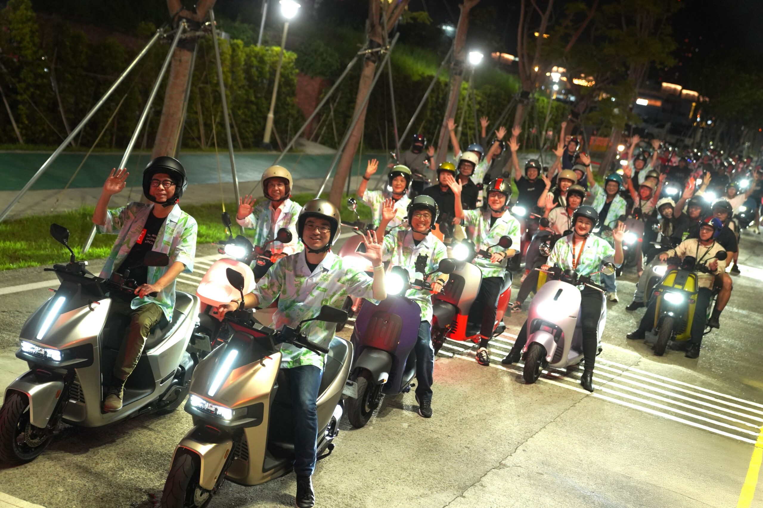 「快閃高雄港 &#8211; 百 GO 夜行」首度南下 盛大落幕  千人港灣辦桌、金曲卡司演出、在地美食市集齊聚 超過千位電車車主熱情參與，電車魅力席捲港都 @3C 達人廖阿輝