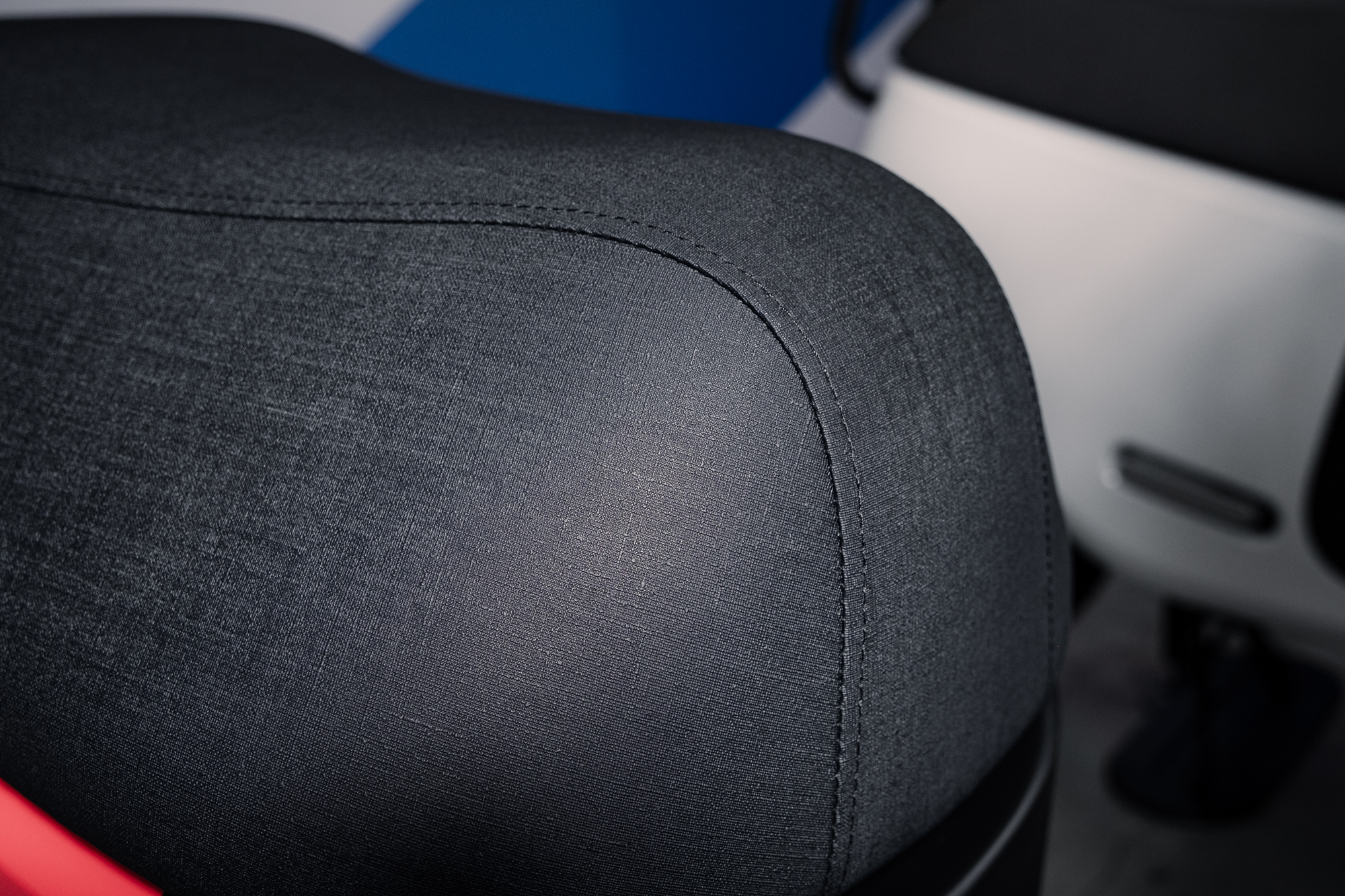 Gogoro 全新入門白牌車款 EZZY 500 正式登場 搭載 5.5 kW 動力、雙電池續航與汽車級安全配備 補助後最低不到 4 萬，再享限時早鳥折扣 @3C 達人廖阿輝