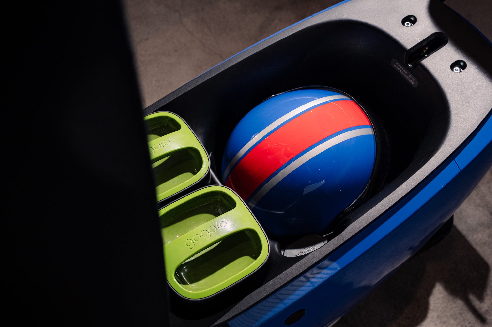 Gogoro 全新入門白牌車款 EZZY 500 正式登場 搭載 5.5 kW 動力、雙電池續航與汽車級安全配備 補助後最低不到 4 萬，再享限時早鳥折扣 @3C 達人廖阿輝