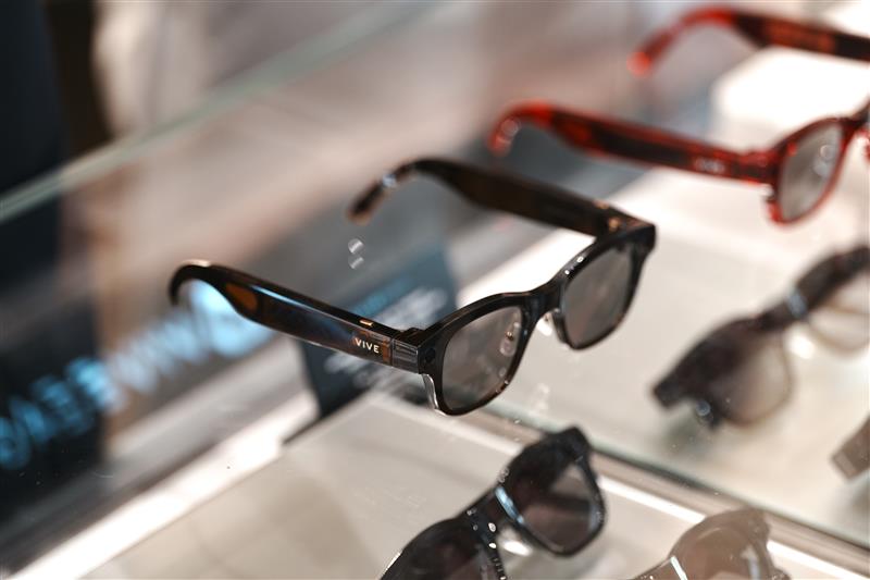 HTC VIVE Eagle 消費者熱烈迴響 亞洲專屬設計、雙尺寸四色展現時尚與舒適體驗 @3C 達人廖阿輝 HTC VIVE Eagle 消費者熱烈迴響 亞洲專屬設計、雙尺寸四色展現時尚與舒適體驗 @3C 達人廖阿輝