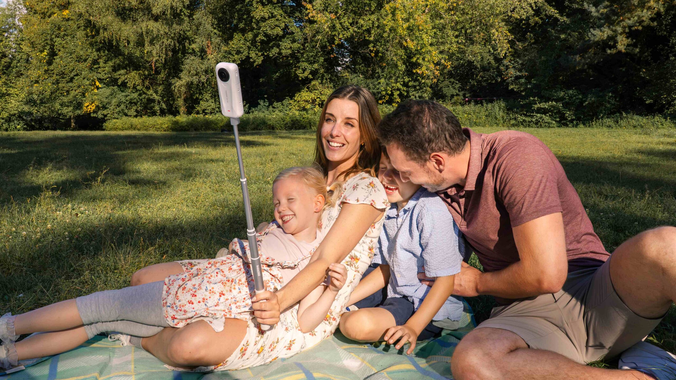 Insta360 X4 Air 超輕登場　165 克全景相機開啟創作自由新紀元 @3C 達人廖阿輝