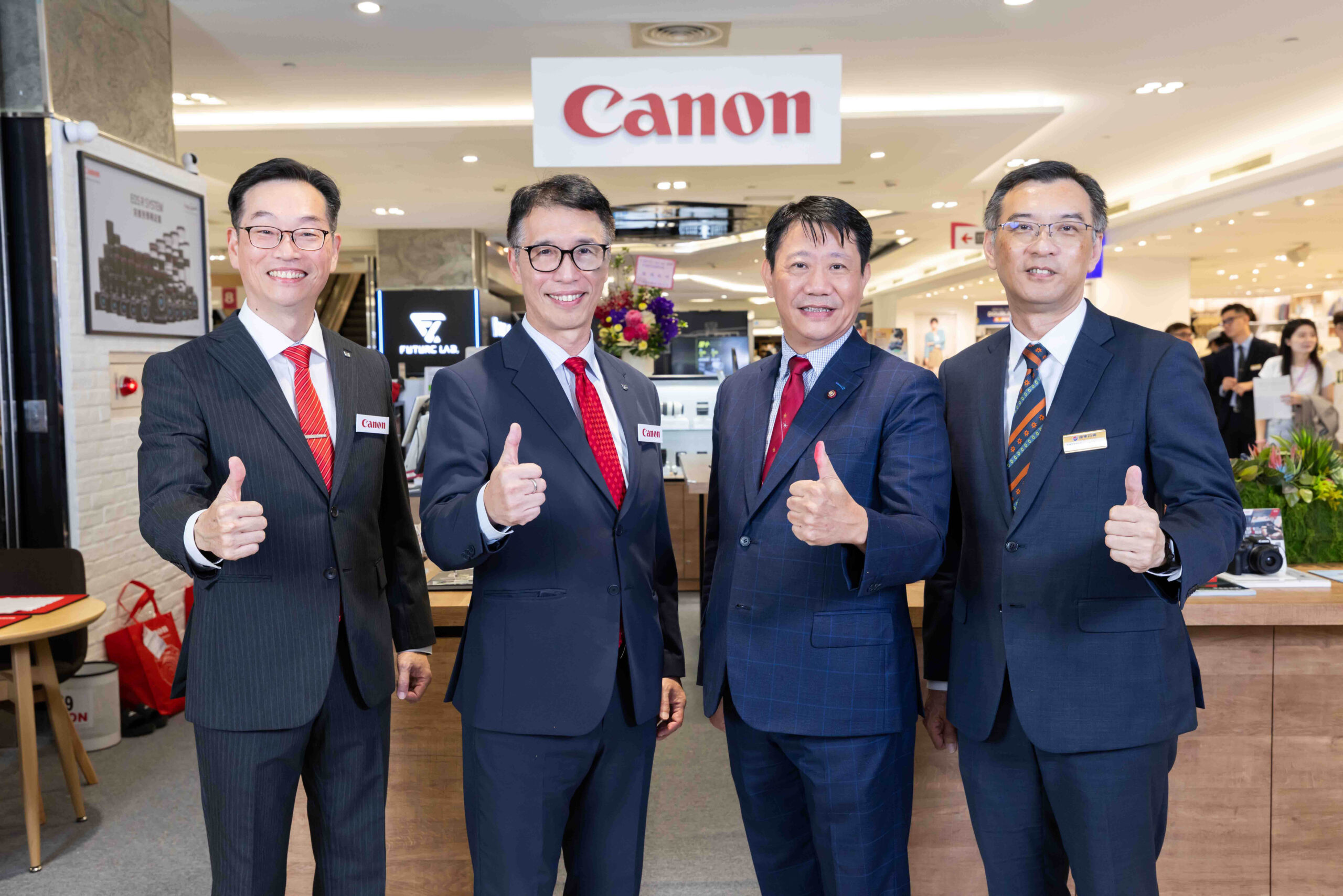 Canon 形象概念店插旗新北 板橋大遠百店盛大開幕 全新體驗空間與限時好禮 打造影像愛好者一站式天堂 @3C 達人廖阿輝
