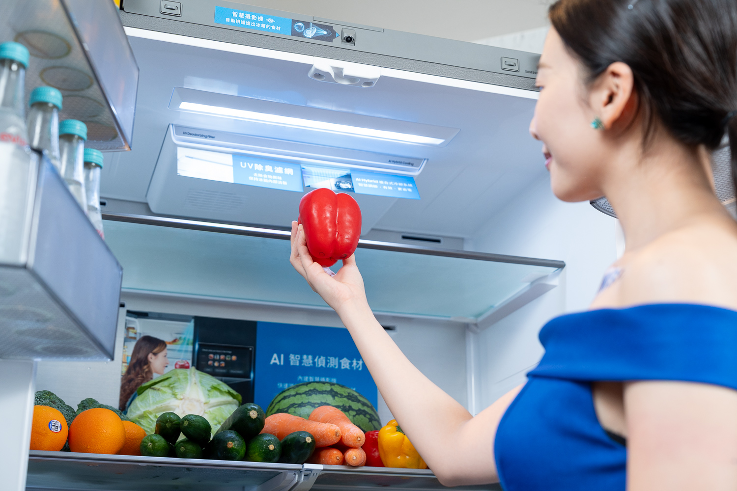 會說話的 AI 冰箱！三星 Bespoke AI Hybrid 四門旗艦冰箱正式登台 業界首創 9 吋 AI Home 觸控螢幕搭配 Bixby 語音助理 打造智慧家庭新境界 AI 智慧食材偵測、 AI Hybrid 複合式冷卻系統 全面升級保鮮與節能體驗 @3C 達人廖阿輝
