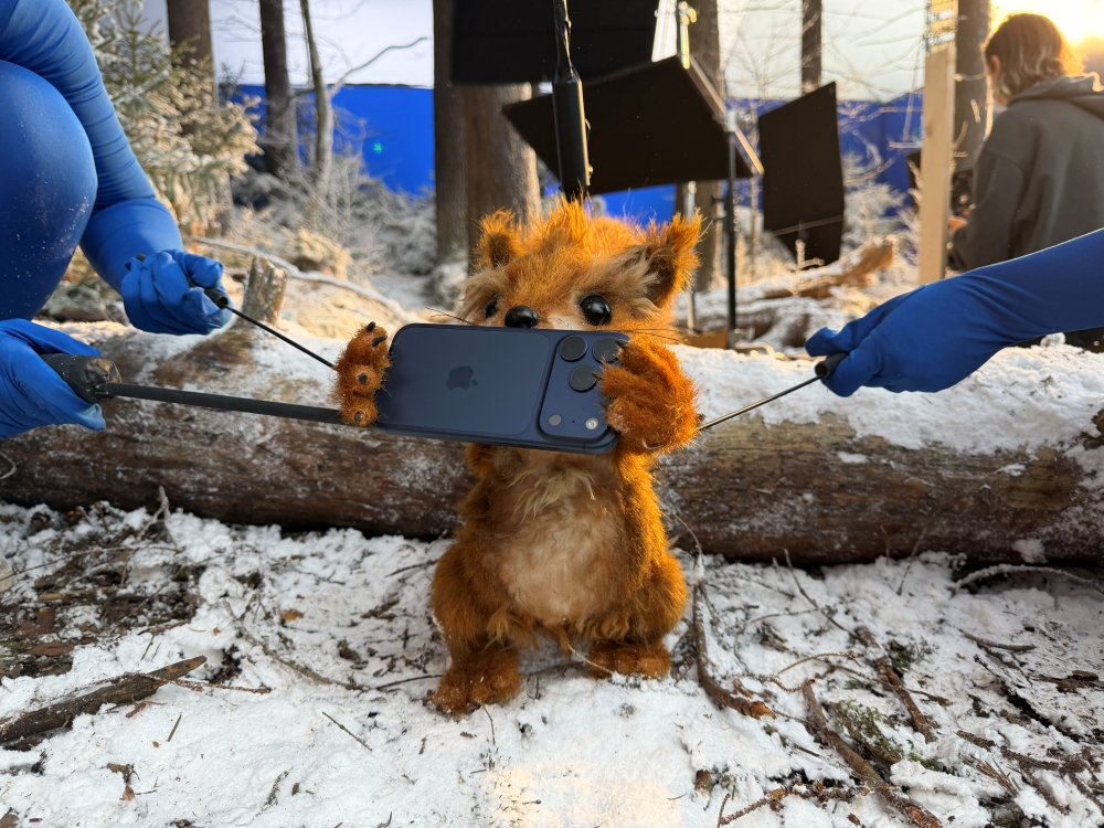 Apple 推出節慶短片《A Critter Carol》以 iPhone 17 Pro 拍攝溫暖呈現「意想不到的友情」@3C 達人廖阿輝