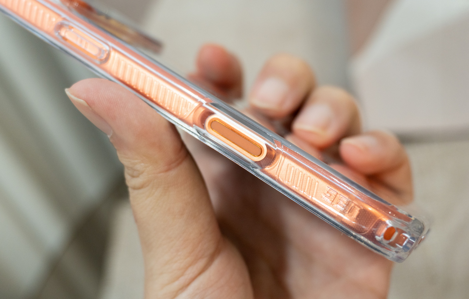 iPhone 透明殼橫評 (1)：八款最新透明保護殼大對決，誰是防摔、抗黃、手感最佳選擇？ @3C 達人廖阿輝