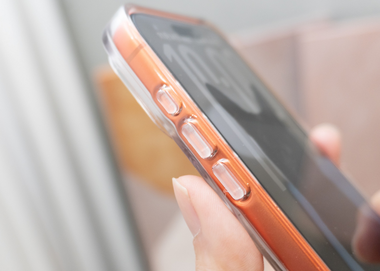 iPhone 透明殼橫評 (1)：八款最新透明保護殼大對決，誰是防摔、抗黃、手感最佳選擇？ @3C 達人廖阿輝