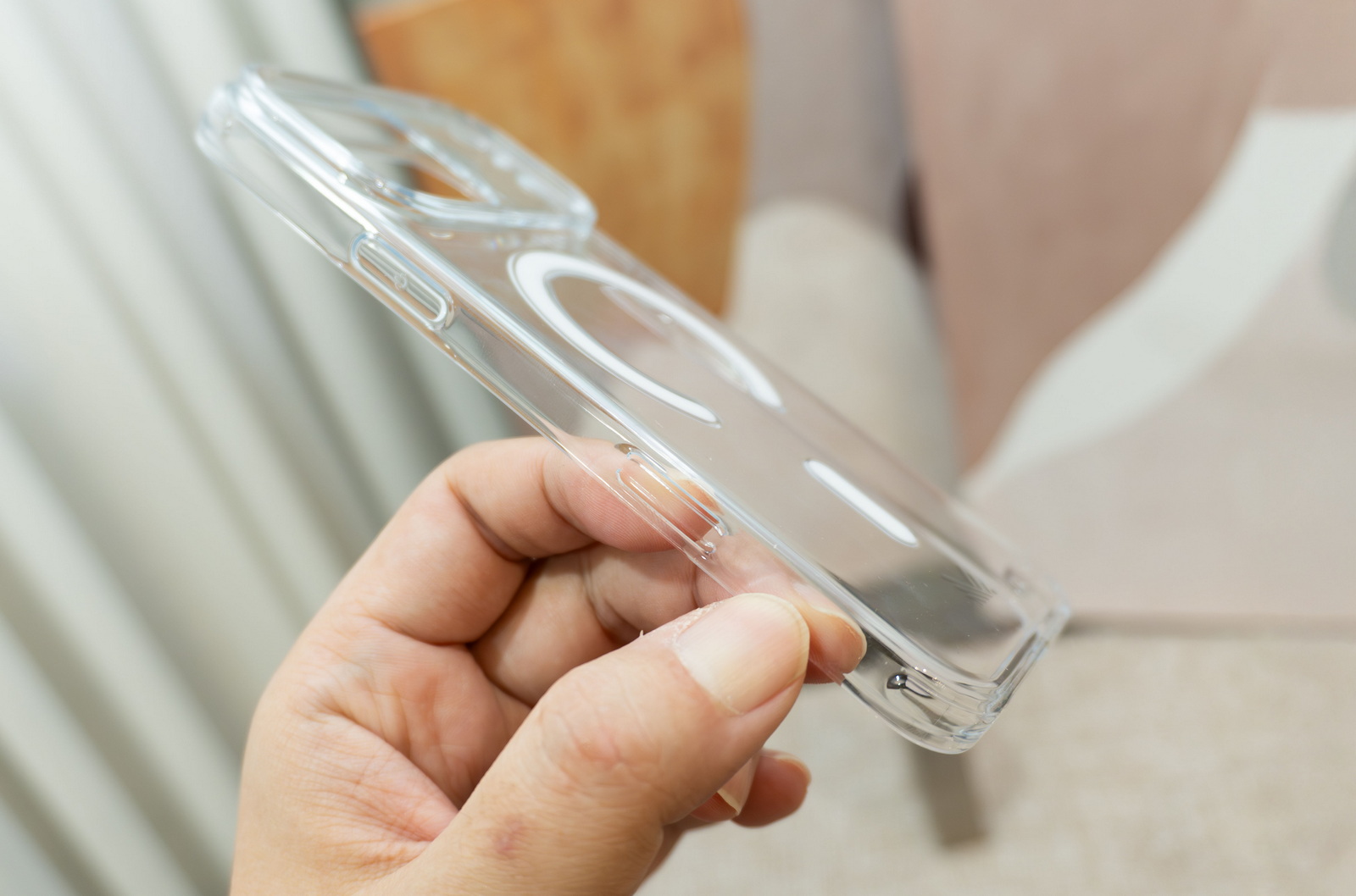 iPhone 透明殼橫評 (1)：八款最新透明保護殼大對決，誰是防摔、抗黃、手感最佳選擇？ @3C 達人廖阿輝