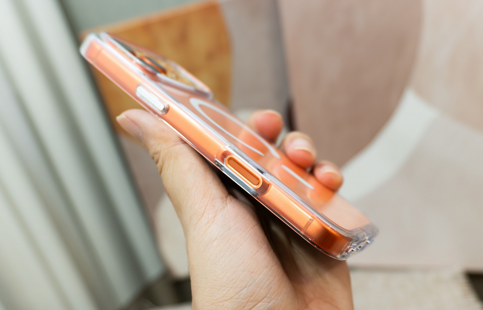 iPhone 透明殼橫評 (1)：八款最新透明保護殼大對決，誰是防摔、抗黃、手感最佳選擇？ @3C 達人廖阿輝