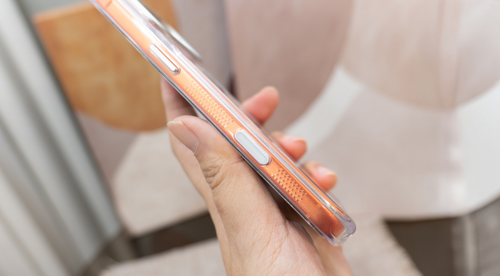 iPhone 透明殼橫評 (1)：八款最新透明保護殼大對決，誰是防摔、抗黃、手感最佳選擇？ @3C 達人廖阿輝