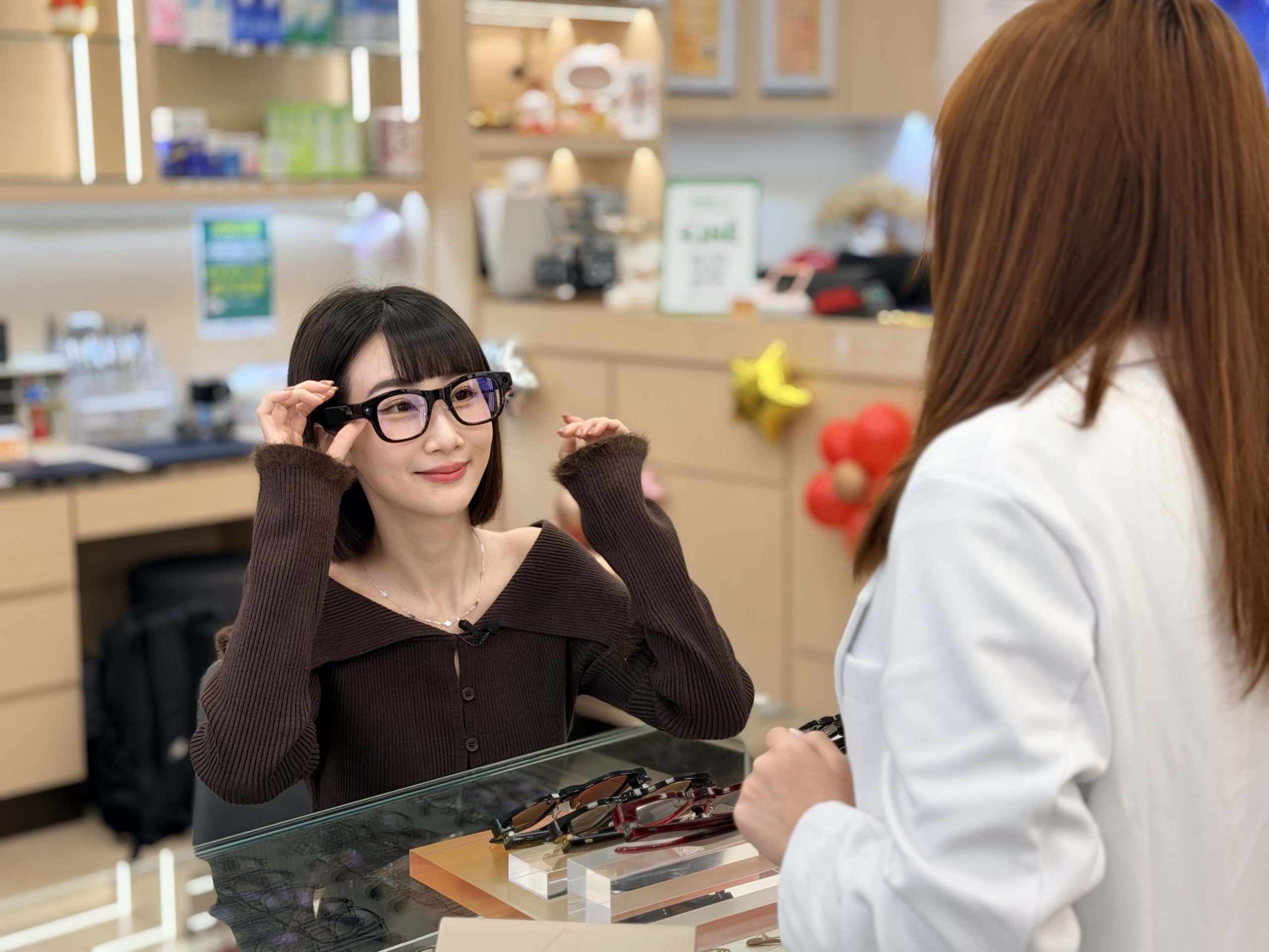 VIVE Eagle 體驗據點全面升級 HTC 攜手台灣大哥大、小林眼鏡與嘉晏光學 全台展示門市突破 336 家　熱門灰色款同步登場 持續深化實體體驗佈局　加速 AI 穿戴生活普及 @3C 達人廖阿輝