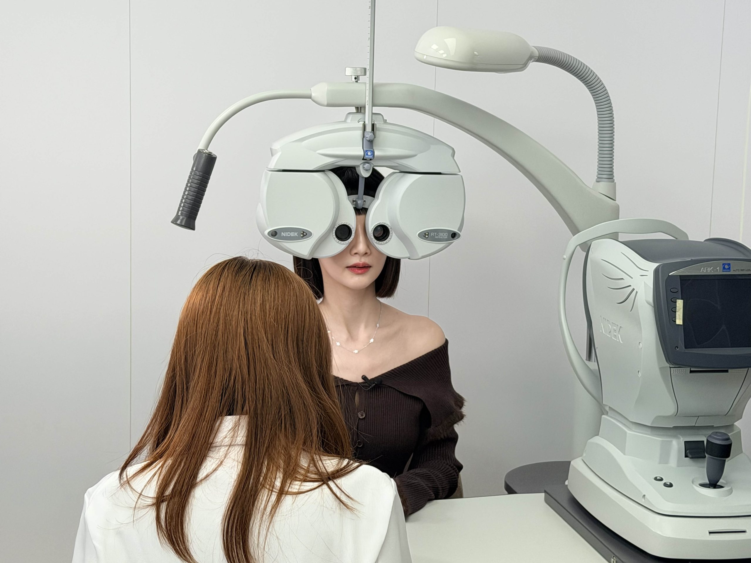 VIVE Eagle 體驗據點全面升級 HTC 攜手台灣大哥大、小林眼鏡與嘉晏光學 全台展示門市突破 336 家　熱門灰色款同步登場 持續深化實體體驗佈局　加速 AI 穿戴生活普及 @3C 達人廖阿輝