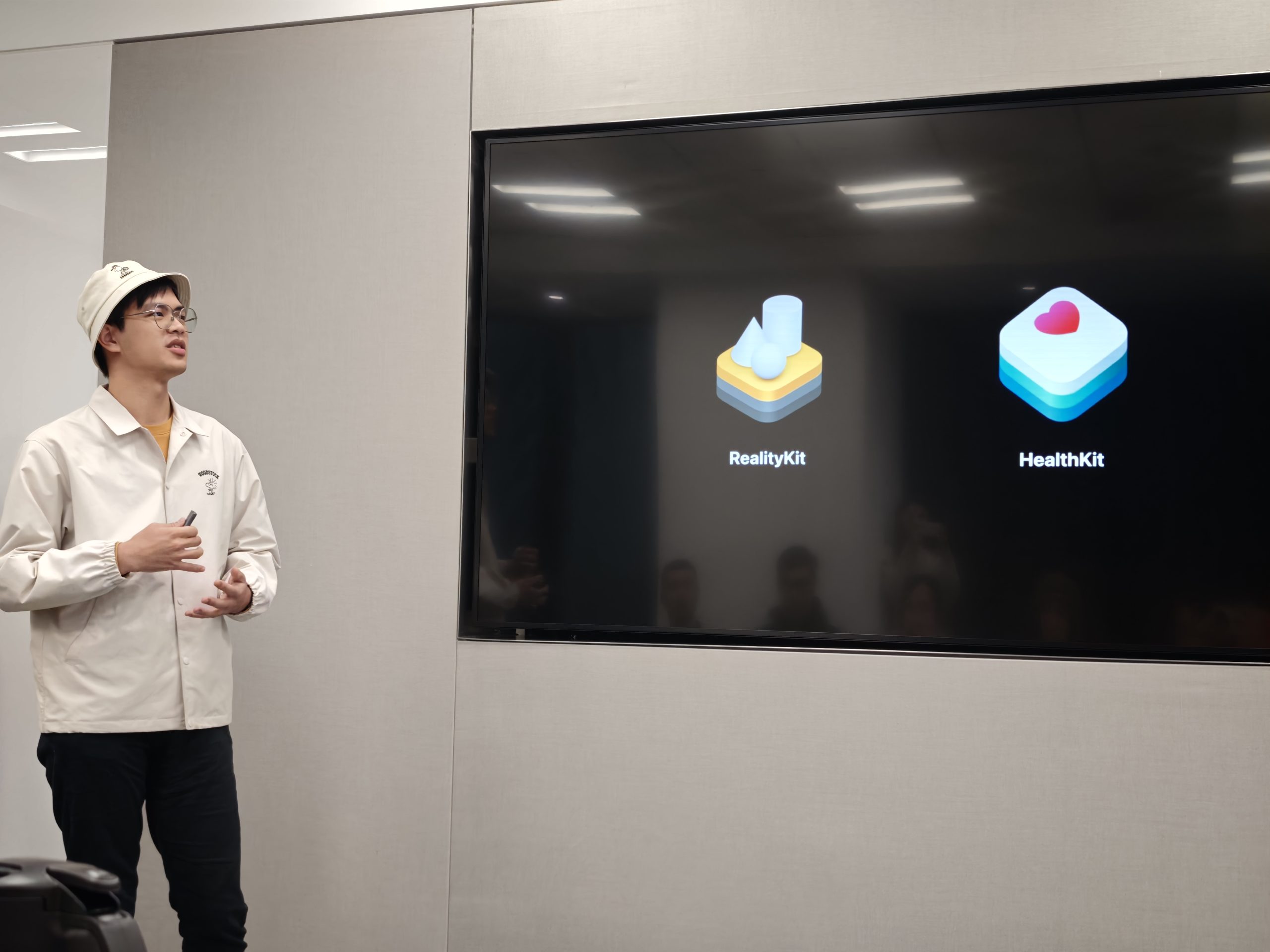 2025 Apple x MAIC 台灣學生創意大爆發！看他們如何用 App 改變世界！ @3C 達人廖阿輝