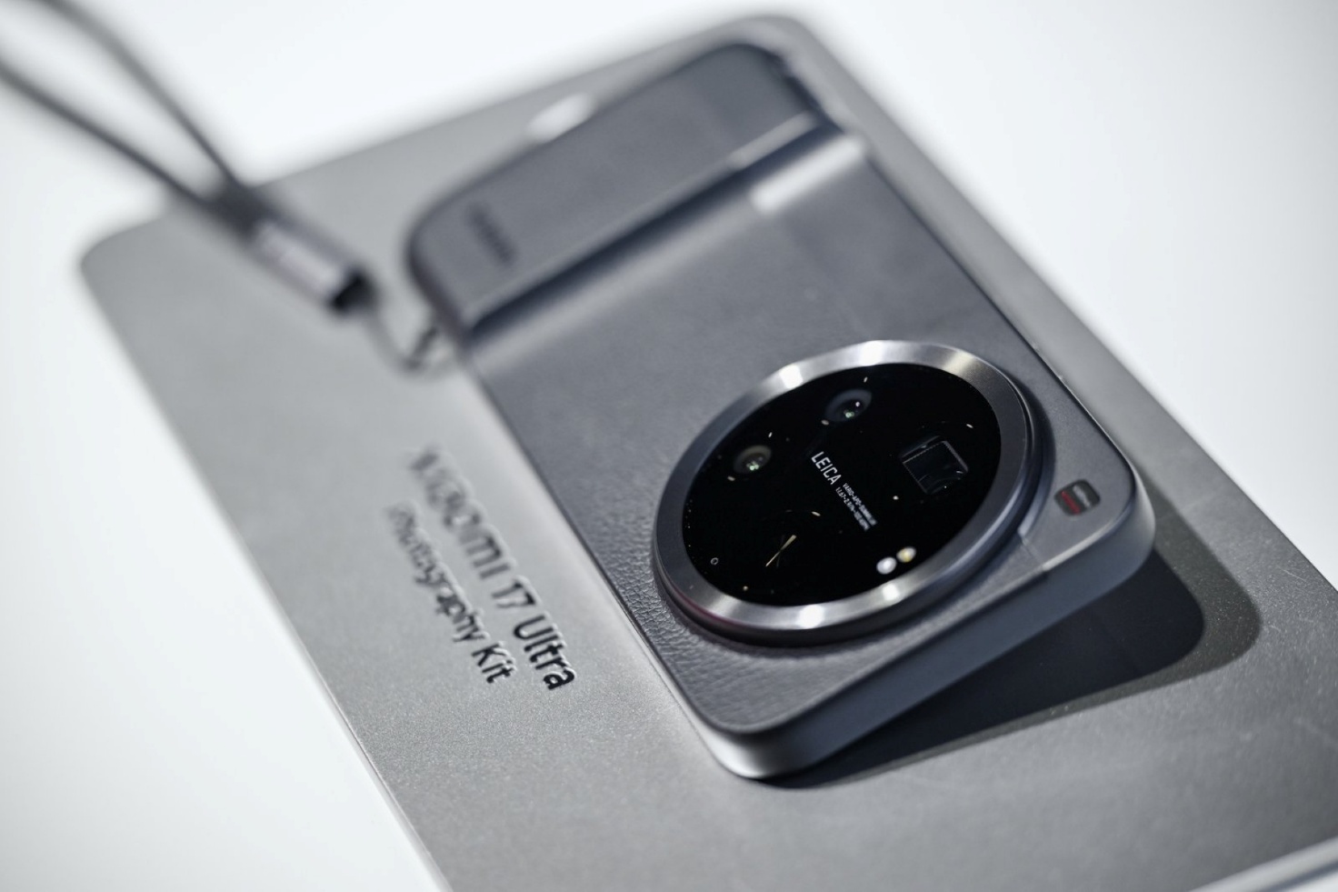 Xiaomi 17 Series 全球亮相 攜手徠卡百年光學實力 打造新世代行動攝影旗艦 @3C 達人廖阿輝