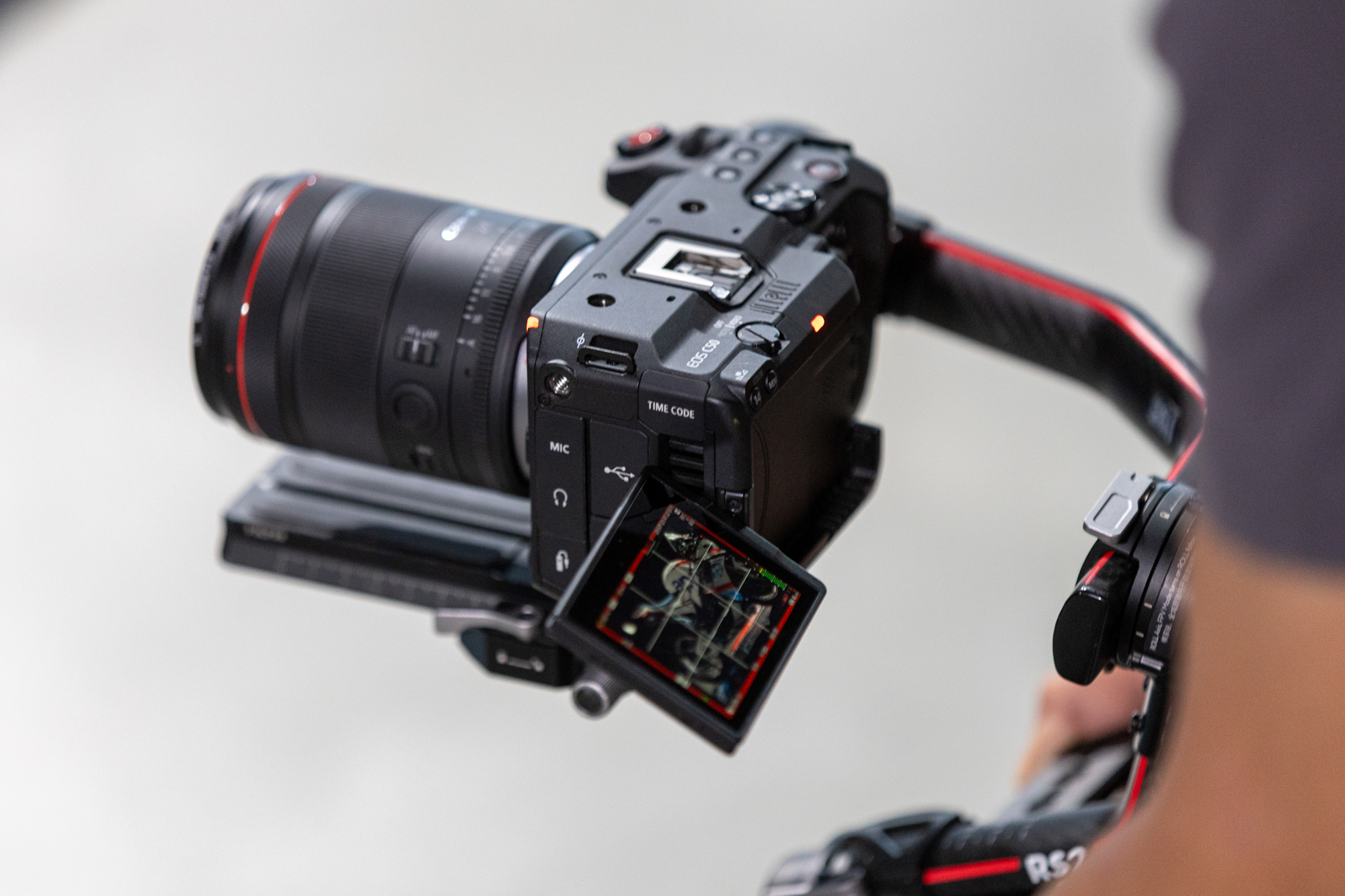 Canon EOS C50 全片幅電影機登場 10 萬內打造專業級影像創作新標準 @3C 達人廖阿輝