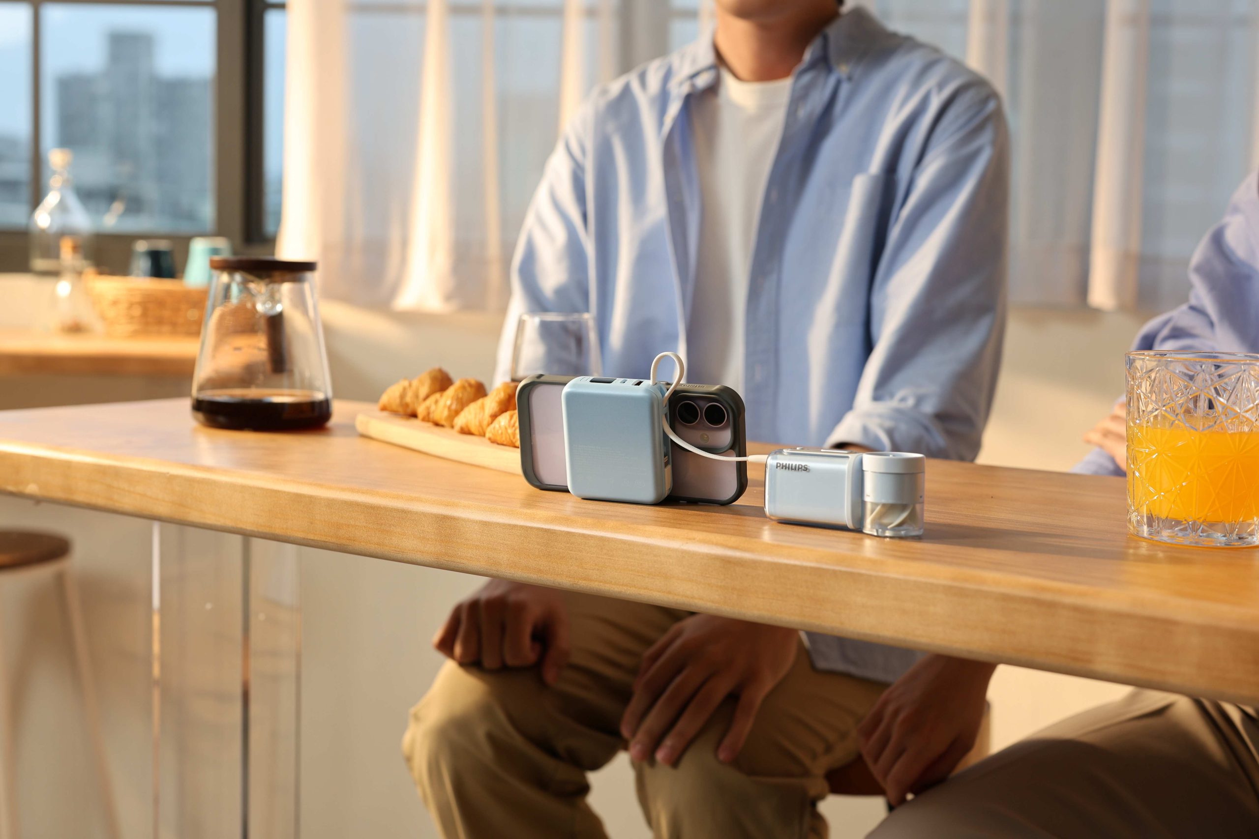 PHILIPS 推出 GoodCube 半固態行動電源　電芯全面公開打造極致安全新標準 輕量設計結合高效充電　全系列預購正式開跑 @3C 達人廖阿輝