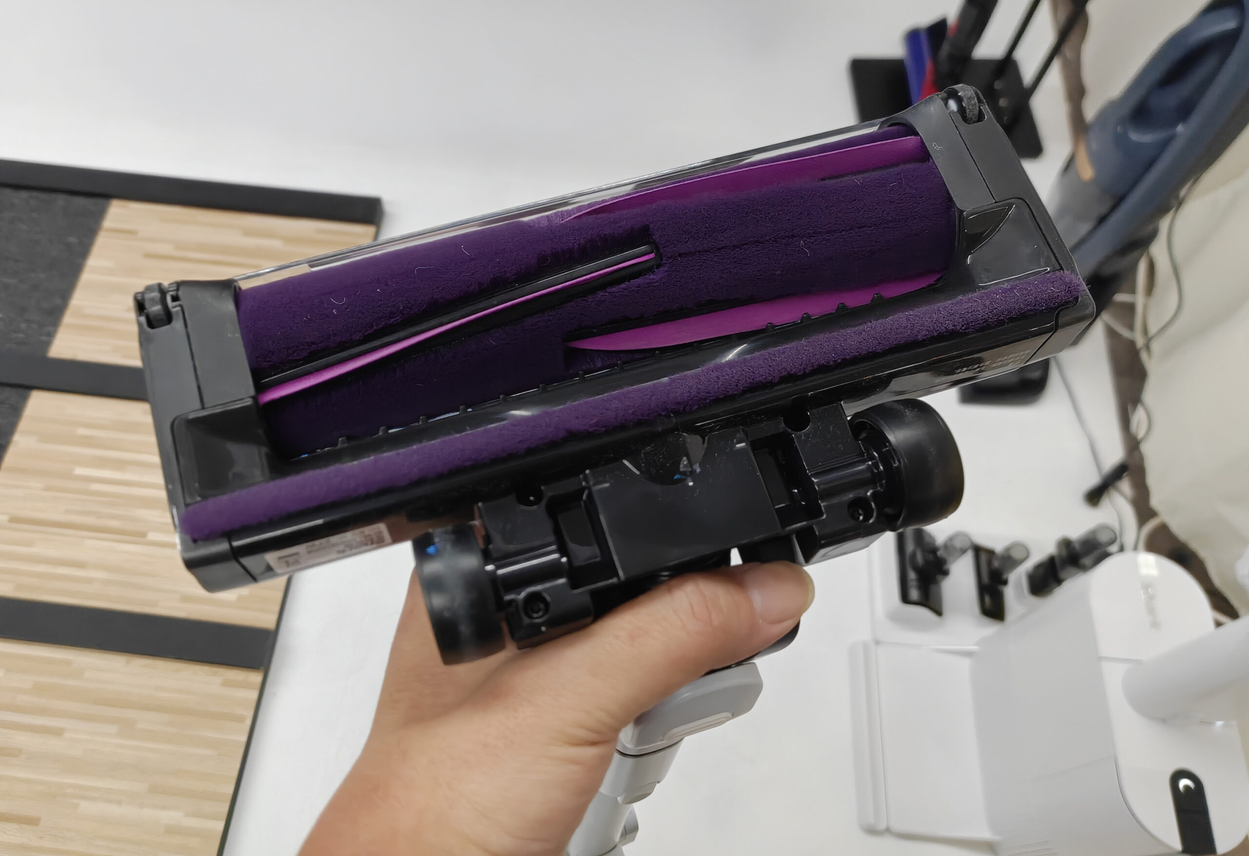 日系典雅、輕量好上手：Shark EVOPOWER SYSTEM NEO+ 自動集塵無線吸塵器登台體驗 @3C 達人廖阿輝