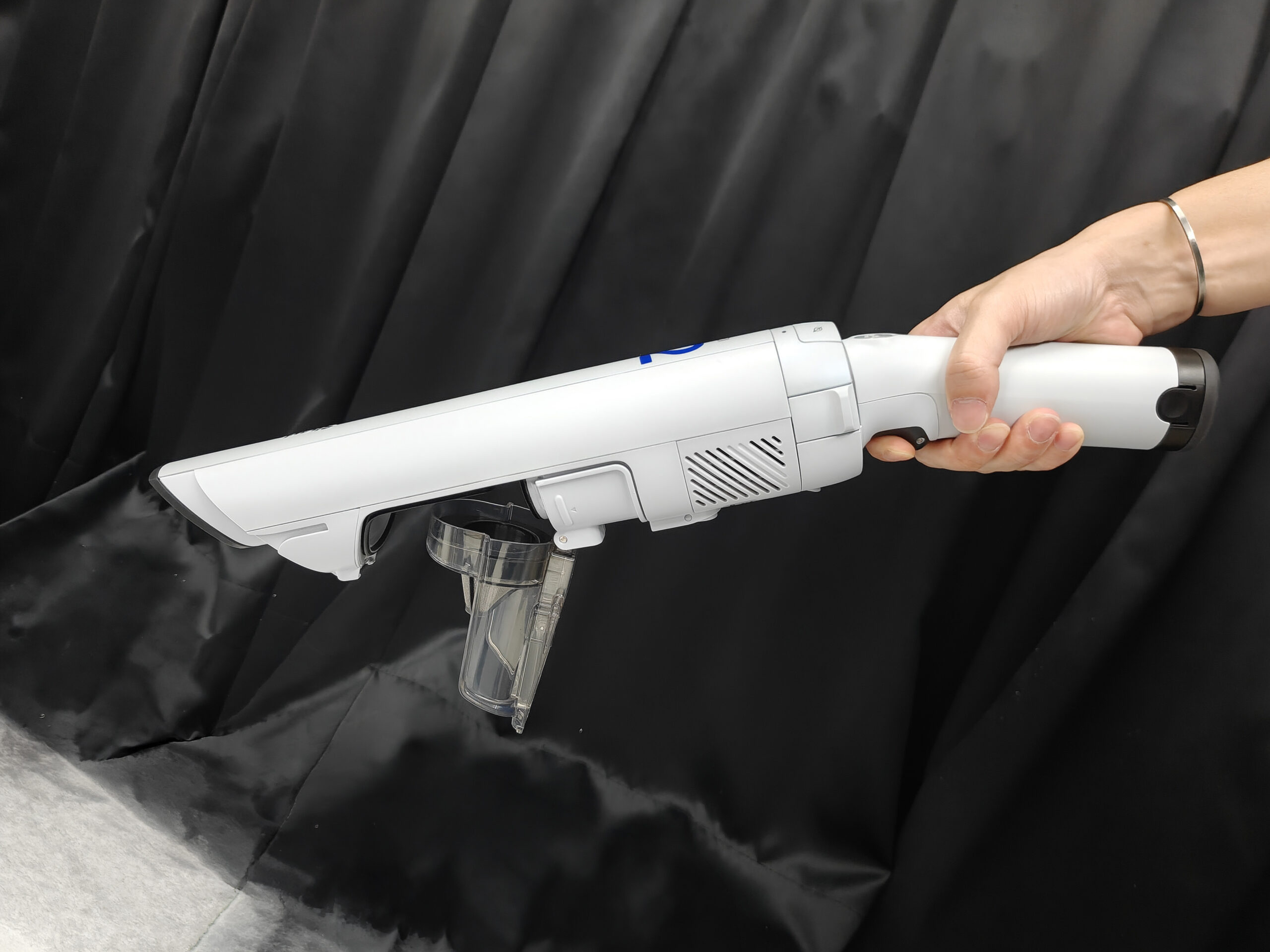 日系典雅、輕量好上手：Shark EVOPOWER SYSTEM NEO+ 自動集塵無線吸塵器登台體驗 @3C 達人廖阿輝