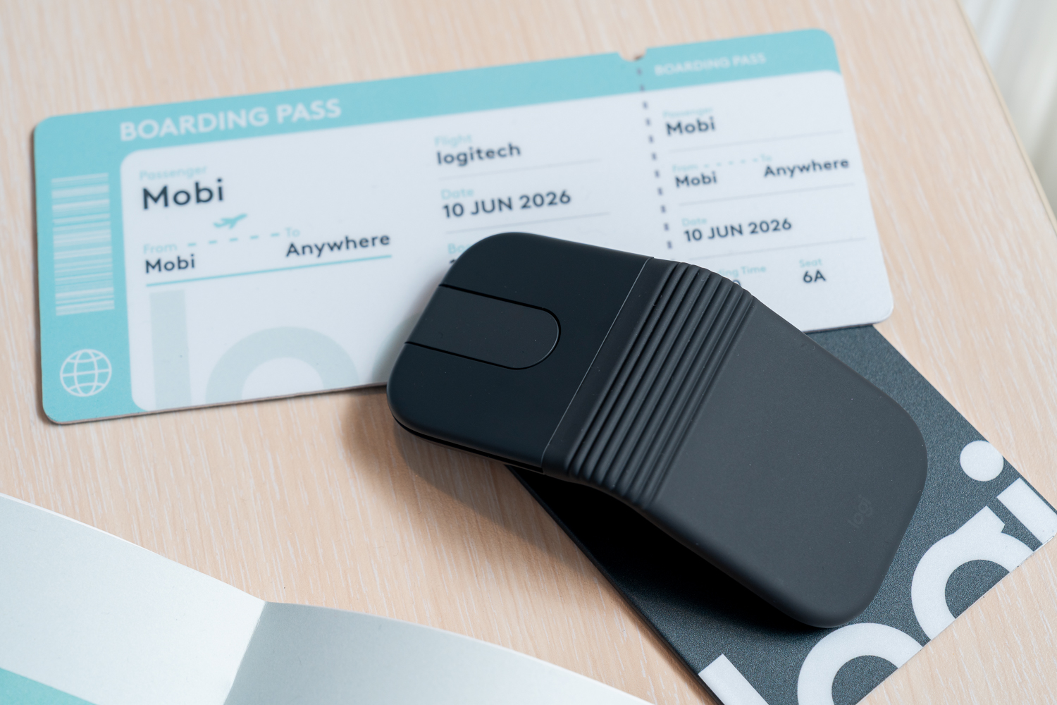 Logitech 首款 Mobi 無線摺疊滑鼠登場!摺疊設計輕鬆隨行 Spotlight 2 與足球限定鍵帽同步亮相 @3C 達人廖阿輝 Logitech 首款 Mobi 無線摺疊滑鼠登場!摺疊設計輕鬆隨行 Spotlight 2 與足球限定鍵帽同步亮相 @3C 達人廖阿輝