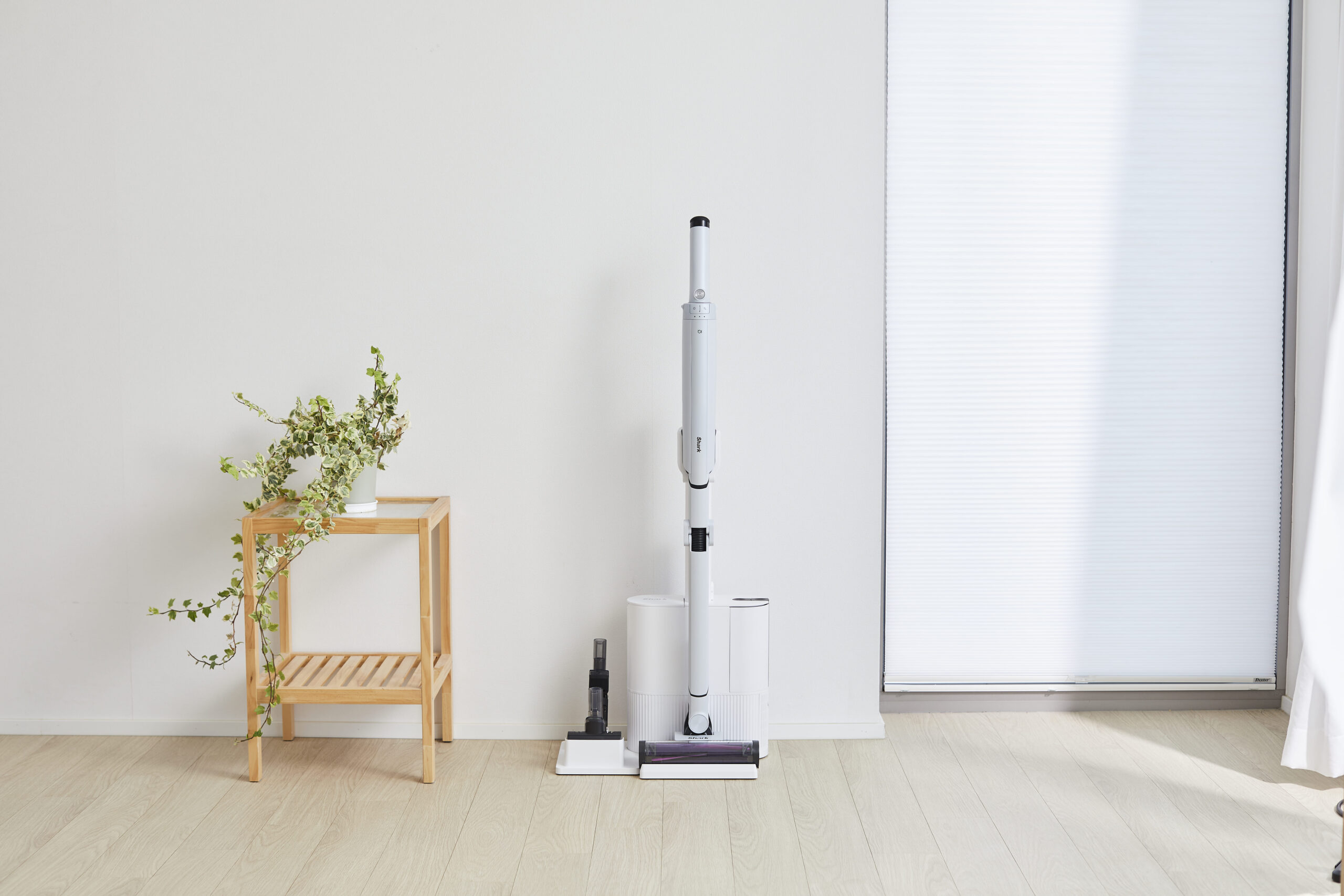 日系典雅、輕量好上手：Shark EVOPOWER SYSTEM NEO+ 自動集塵無線吸塵器登台體驗 @3C 達人廖阿輝