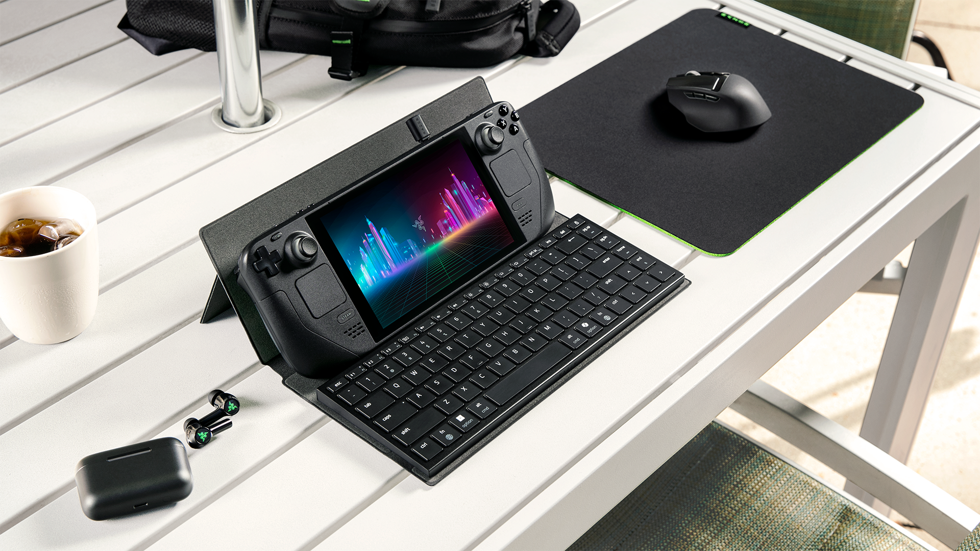 Razer 推出 Travel Case Folio for Portable Keyboards　一體兼具保護、支架與行動辦公體驗　超薄 PU 皮革設計打造便攜式鍵盤最佳拍檔　支援多角度支撐平板與掌機　滿足玩家、創作者與行動工作需求 @3C 達人廖阿輝
