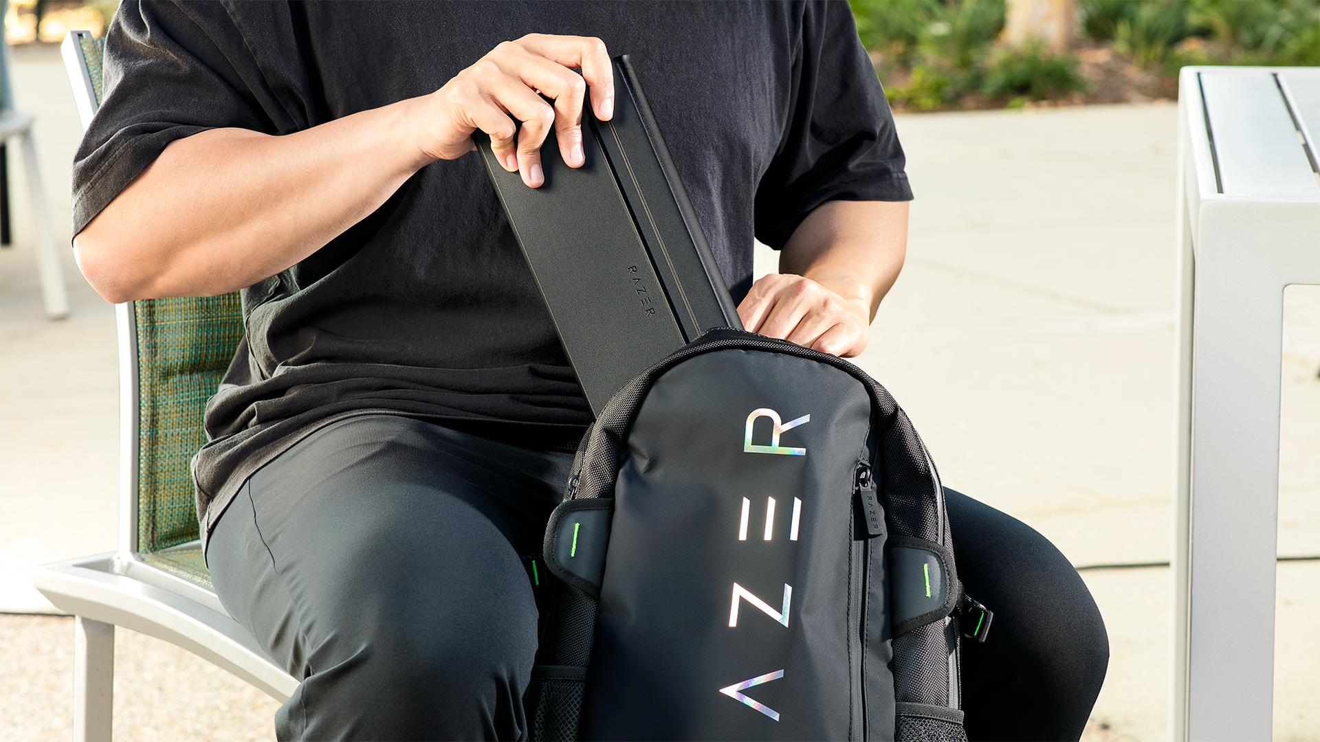 Razer 推出 Travel Case Folio for Portable Keyboards　一體兼具保護、支架與行動辦公體驗　超薄 PU 皮革設計打造便攜式鍵盤最佳拍檔　支援多角度支撐平板與掌機　滿足玩家、創作者與行動工作需求 @3C 達人廖阿輝