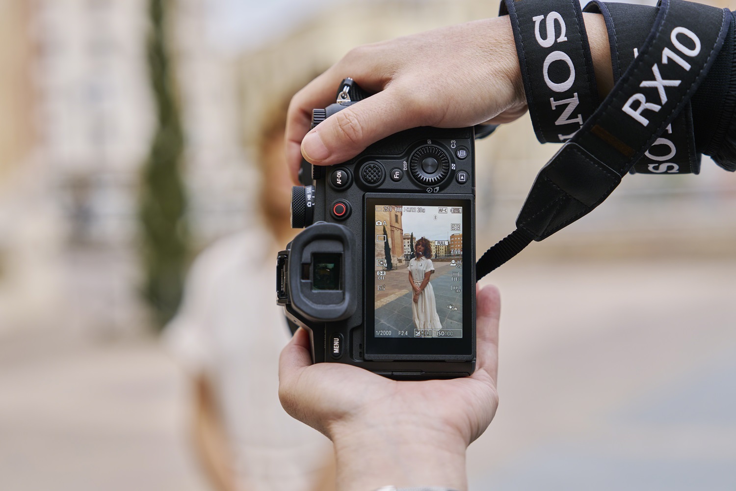 Sony RX10 V 正式登台!AI 智慧對焦結合 24–600mm 超高倍率變焦 一機滿足旅遊、生態與運動攝影需求 @3C 達人廖阿輝 Sony RX10 V 正式登台!AI 智慧對焦結合 24–600mm 超高倍率變焦 一機滿足旅遊、生態與運動攝影需求 @3C 達人廖阿輝