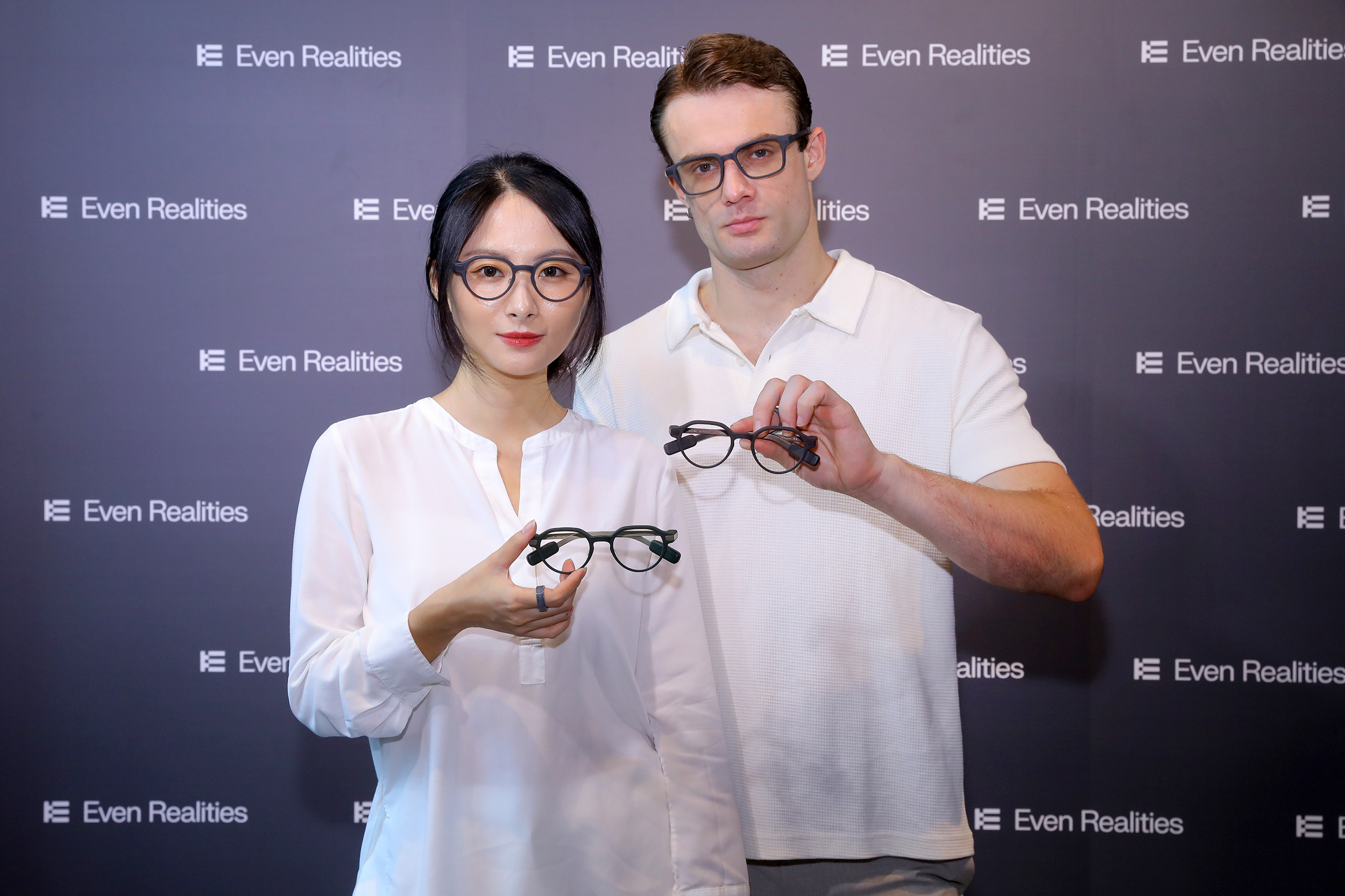 Even Realities 正式登台!AI 智慧顯示眼鏡 Even G2 與 R1 智慧戒指同步上市 創家 iNNOHOME 獨家代理 7 月 30 日開放預購、 8 月 6 日正式開賣 打造「Quiet Tech」全新智慧穿戴體驗 @3C 達人廖阿輝 Even Realities 正式登台!AI 智慧顯示眼鏡 Even G2 與 R1 智慧戒指同步上市 創家 iNNOHOME 獨家代理 7 月 30 日開放預購、 8 月 6 日正式開賣 打造「Quiet Tech」全新智慧穿戴體驗 @3C 達人廖阿輝