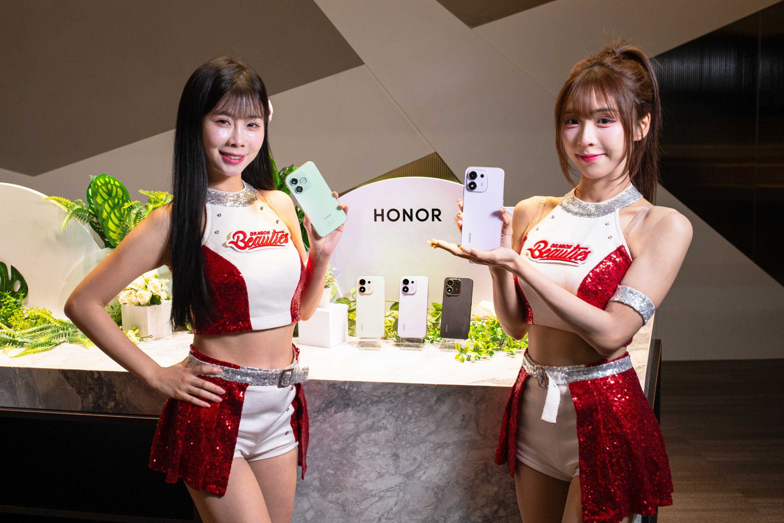 HONOR 攜手味全龍進軍台北大巨蛋　以科技應援熱血賽季　HONOR 600 Lite 、 600S 同步登場　旗艦級 AI 、大電量與高規防護打造球迷應援神隊友 @3C 達人廖阿輝