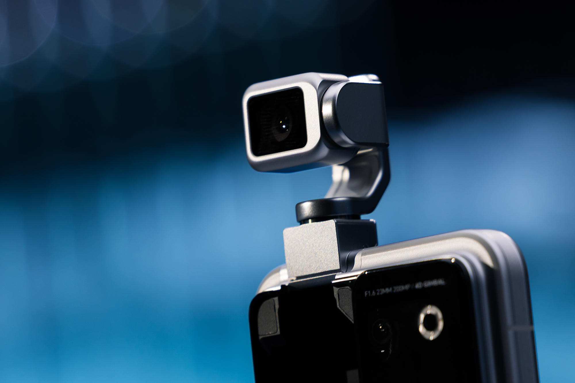 HONOR 推出全球首款機器人手機 Robot Phone 攜手 ARRI 導入電影級專業影像標準 以具身智慧重新定義手機與人的互動方式 @3C 達人廖阿輝 HONOR 推出全球首款機器人手機 Robot Phone 攜手 ARRI 導入電影級專業影像標準 以具身智慧重新定義手機與人的互動方式 @3C 達人廖阿輝