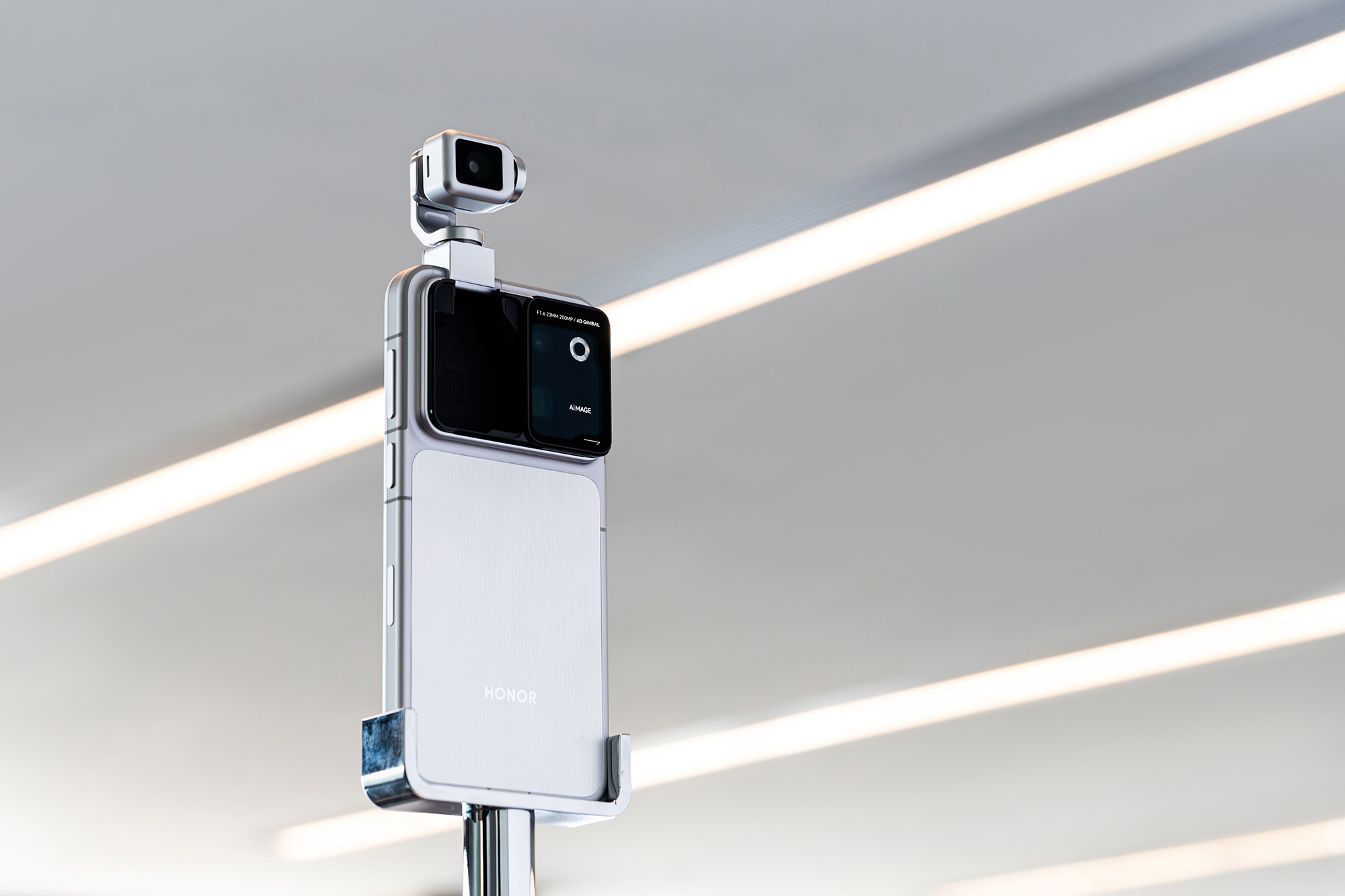 HONOR 推出全球首款機器人手機 Robot Phone 攜手 ARRI 導入電影級專業影像標準 以具身智慧重新定義手機與人的互動方式 @3C 達人廖阿輝 HONOR 推出全球首款機器人手機 Robot Phone 攜手 ARRI 導入電影級專業影像標準 以具身智慧重新定義手機與人的互動方式 @3C 達人廖阿輝