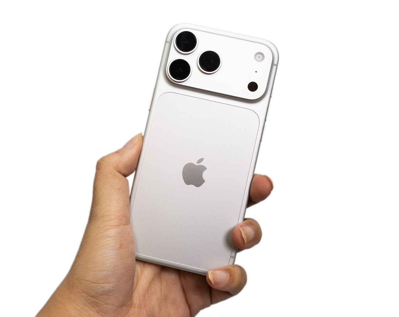 iPhone 18 Pro / Pro Max 充電實測：30 分鐘雙機 82%，比 iPhone 17 系列少等二十多分鐘！