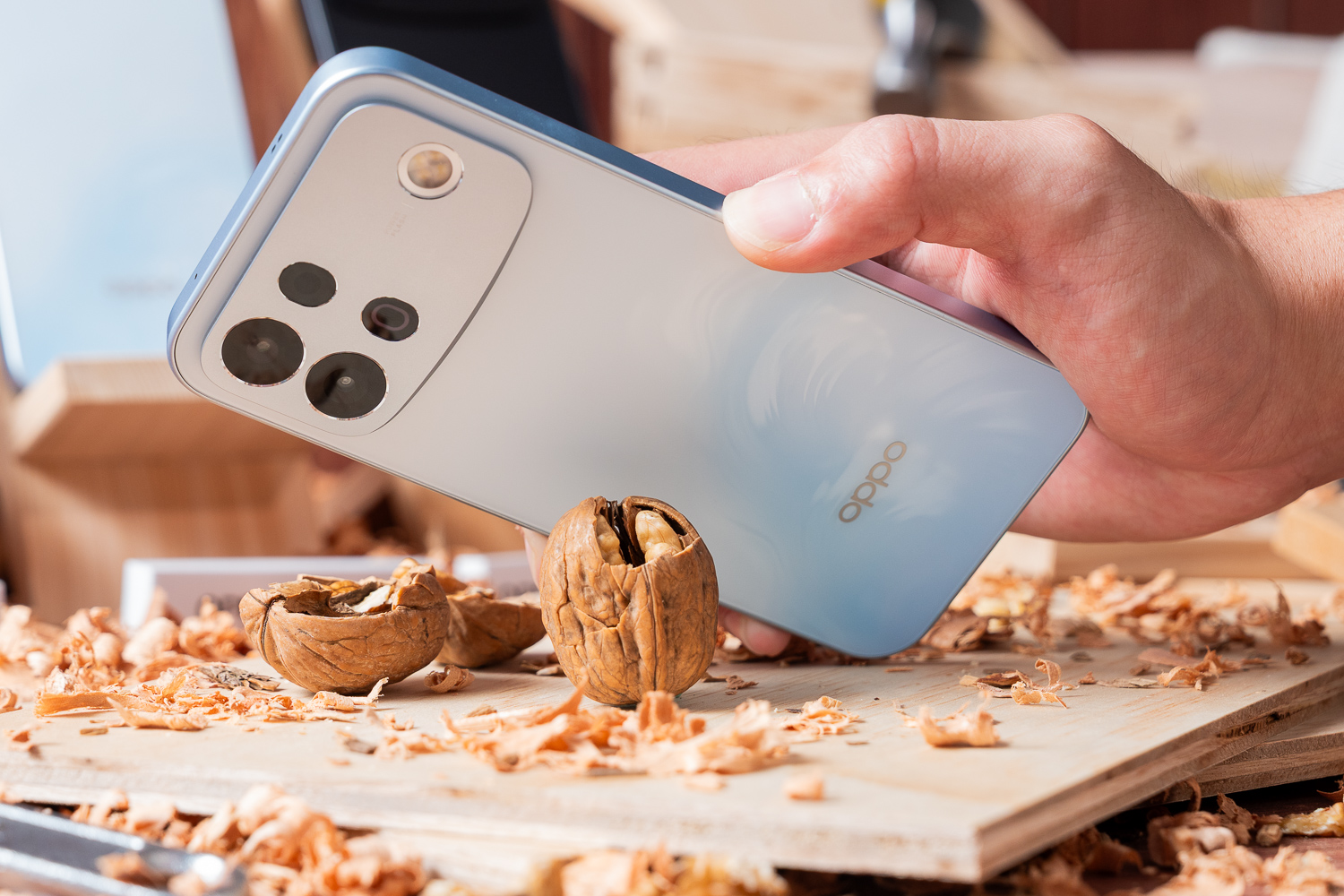 OPPO A7 Pro 系列登台 首度推出 Pro Max 萬級電池版　10,000mAh 超大電池搭配 80W 快充、 27W 反向充電，結合 IP69K 防水與軍規級防護，10 月 1 日全台上市