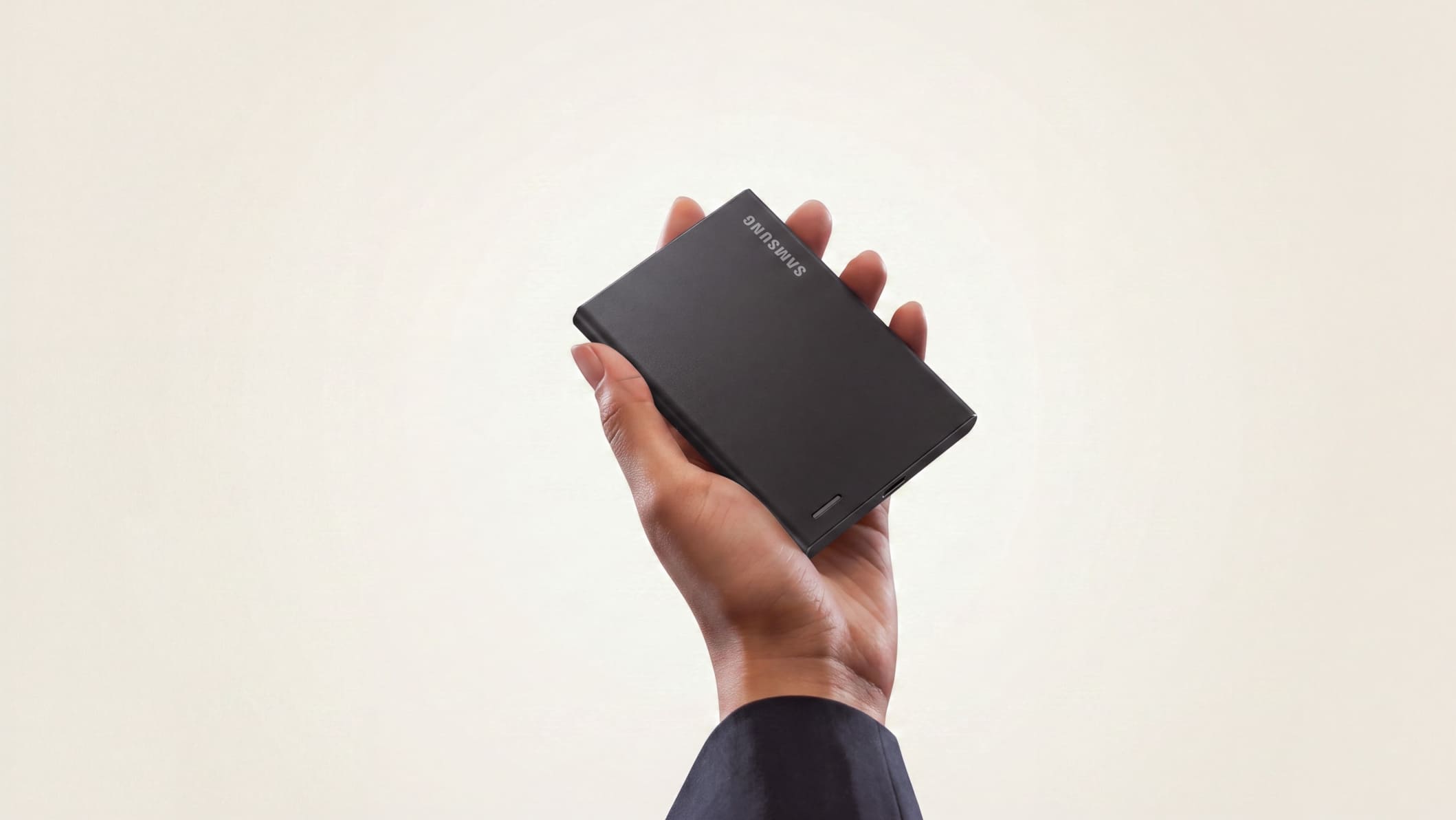三星 P9 、 P7 移動固態硬碟登台　USB4 高速傳輸再升級　P9 最高 4,000 MB/s 、提供 8TB 大容量，支援 12K 影片直接錄製；P7 則兼顧高速傳輸與多裝置相容性
