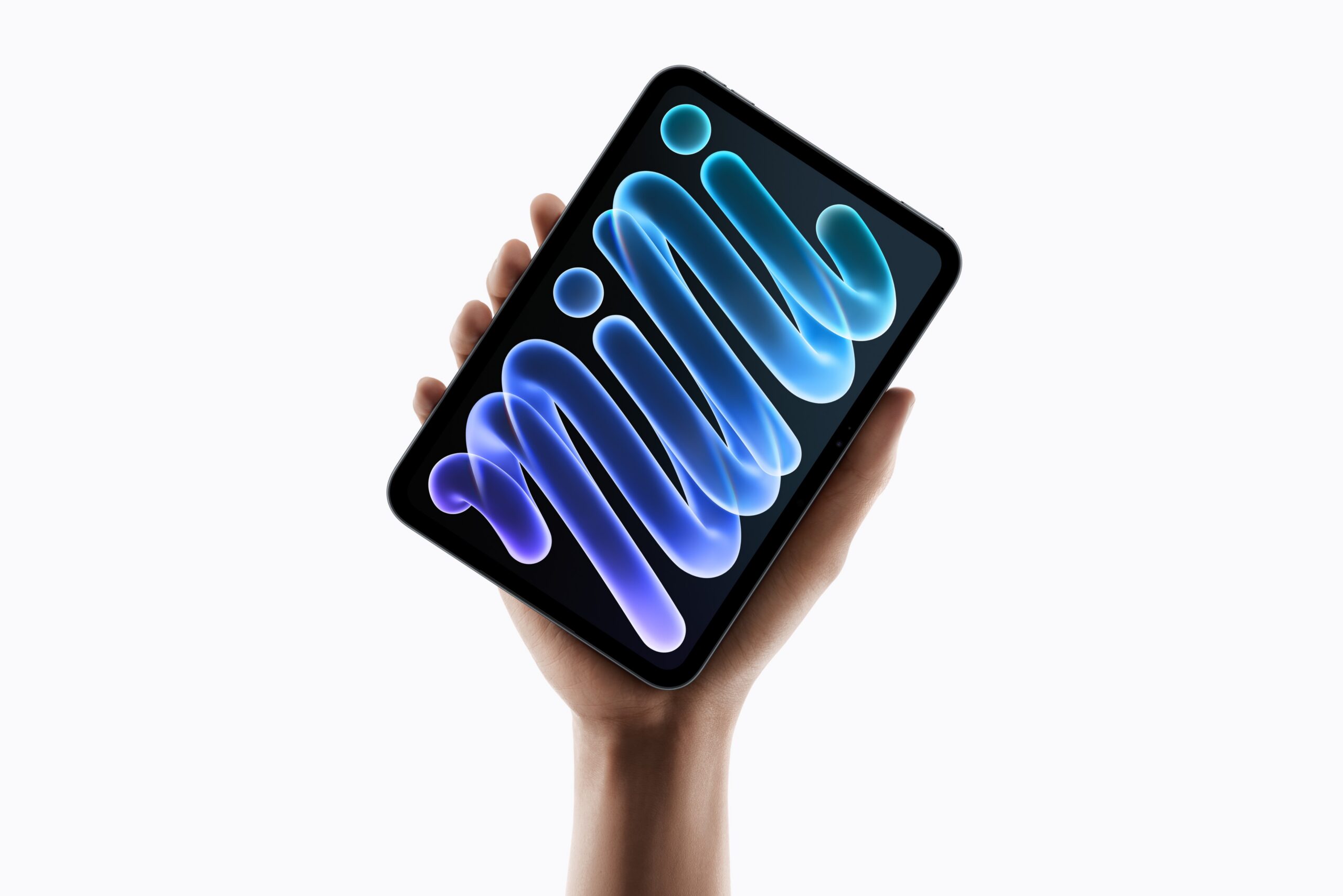 全新 iPad mini,維持方便隨身攜帶的小平板定位。