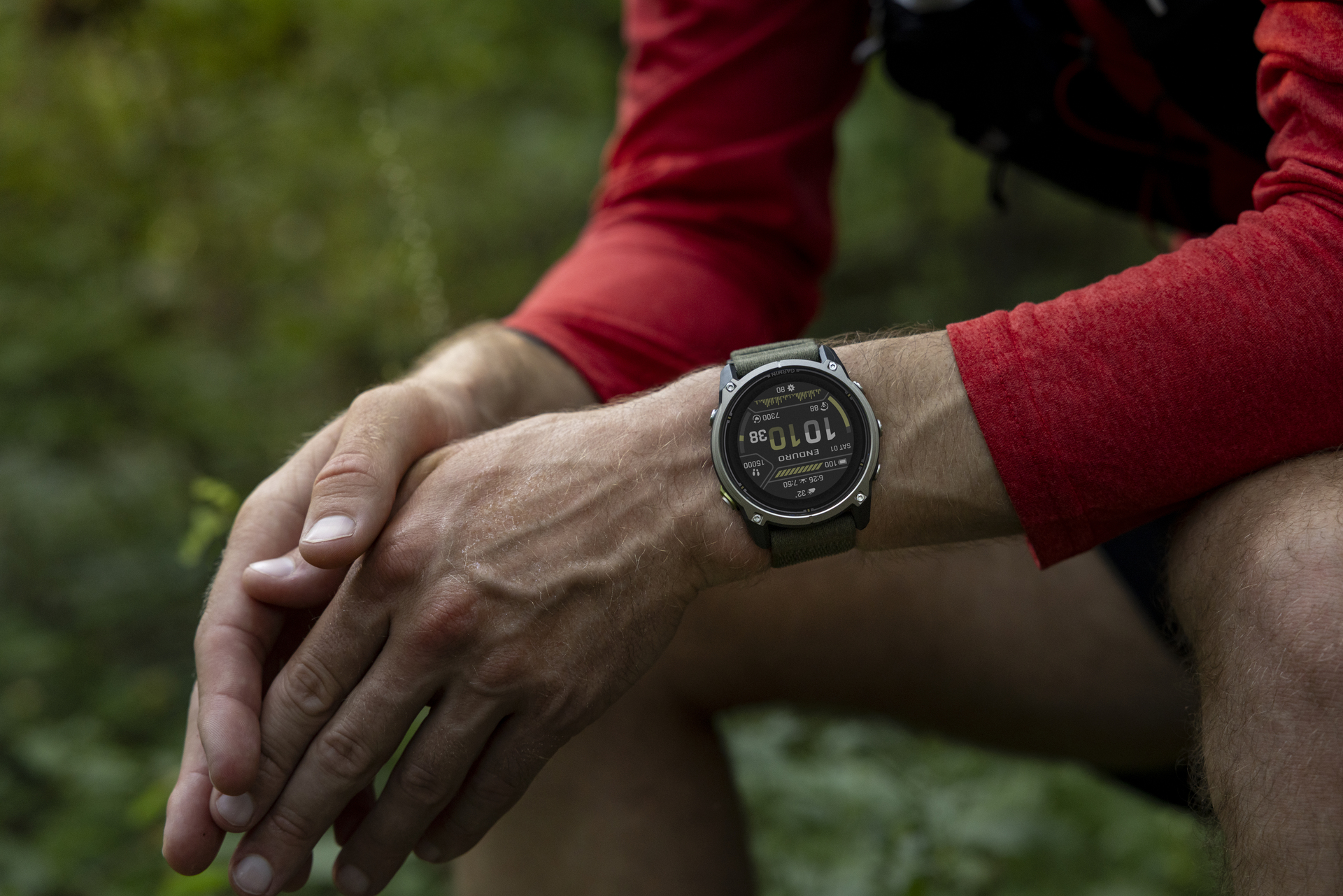 Garmin 戶外運動生態系再進化！Approach S72 、 Enduro 4 登台　高爾夫旗艦 Approach S72 導入生理數據與揮桿分析　升級果嶺判讀助攻球場決策　極限性能錶 Enduro 4 首度在台上市　太陽能鏡面加持、運動模式續航最長達 320 小時